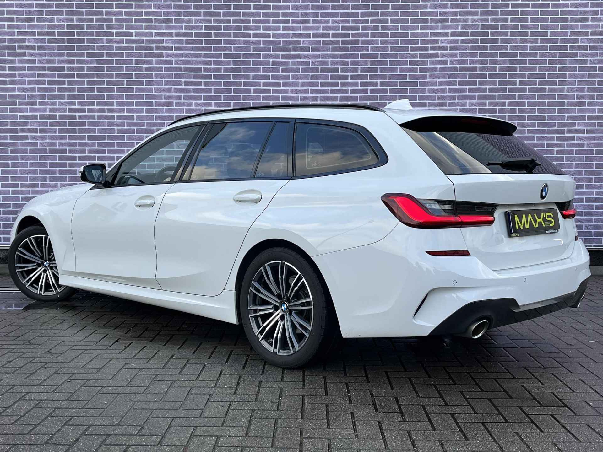 BMW 3-serie Touring 320i High Executive | M Sport | Volledig Dealer Onderhouden | Laser Licht | Panoramadak | Head Up | Adaptive Onderstel | Cruise Control | Navi | Apple Carplay & Android Auto | PDC - 21/41