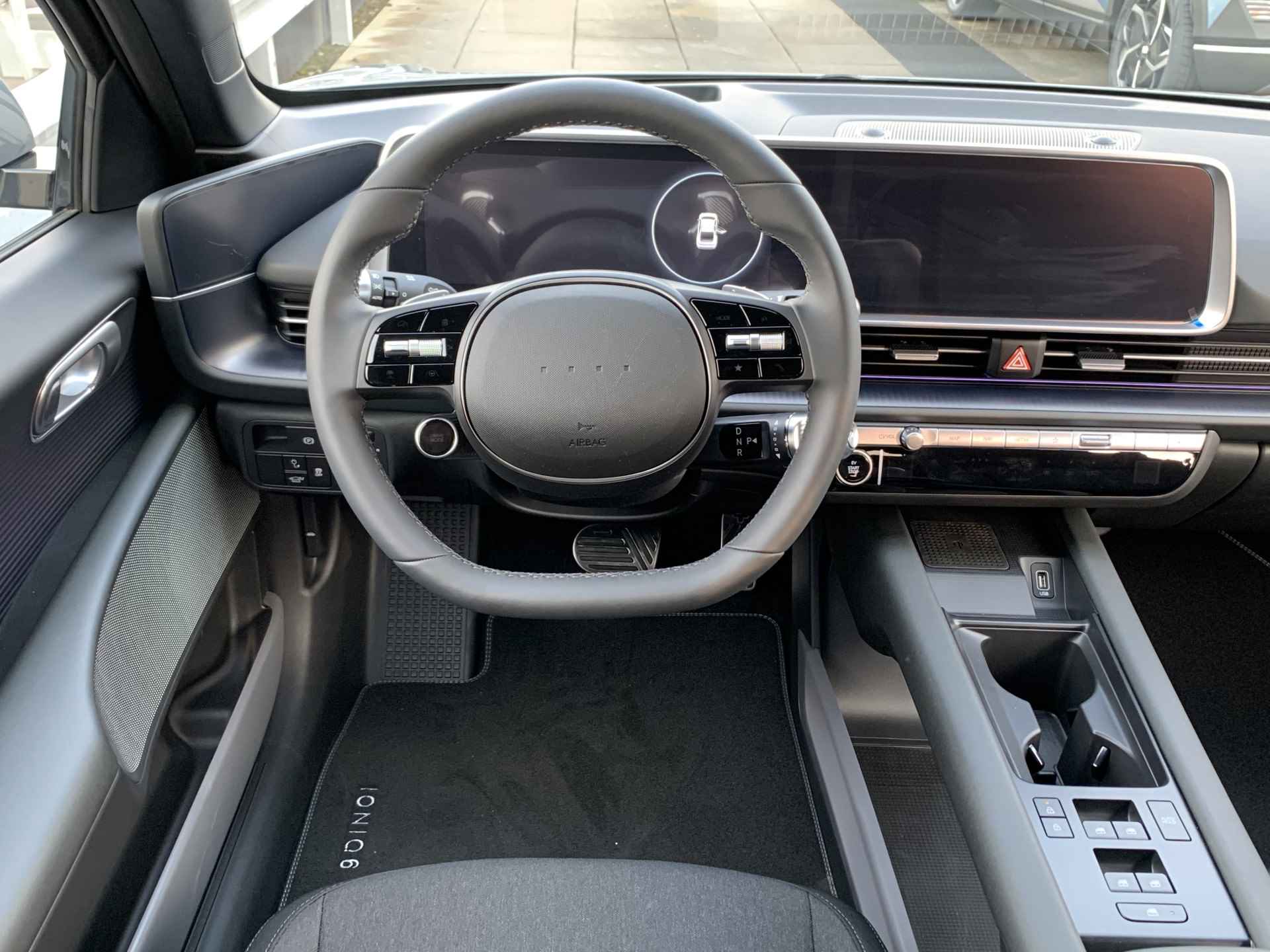 Hyundai IONIQ 6 Connect 53 kWh Volledig Elektrisch met 429 KM RANGE WLTP, Navigatie en Stoelverwarming Uit voorraad leverbaar! - 12/37