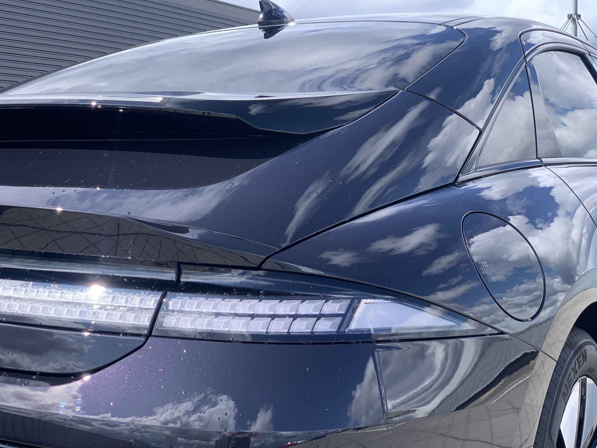 Hyundai IONIQ 6 Connect 53 kWh Volledig Elektrisch met 429 KM RANGE WLTP, Navigatie en Stoelverwarming Uit voorraad leverbaar! - 27/37