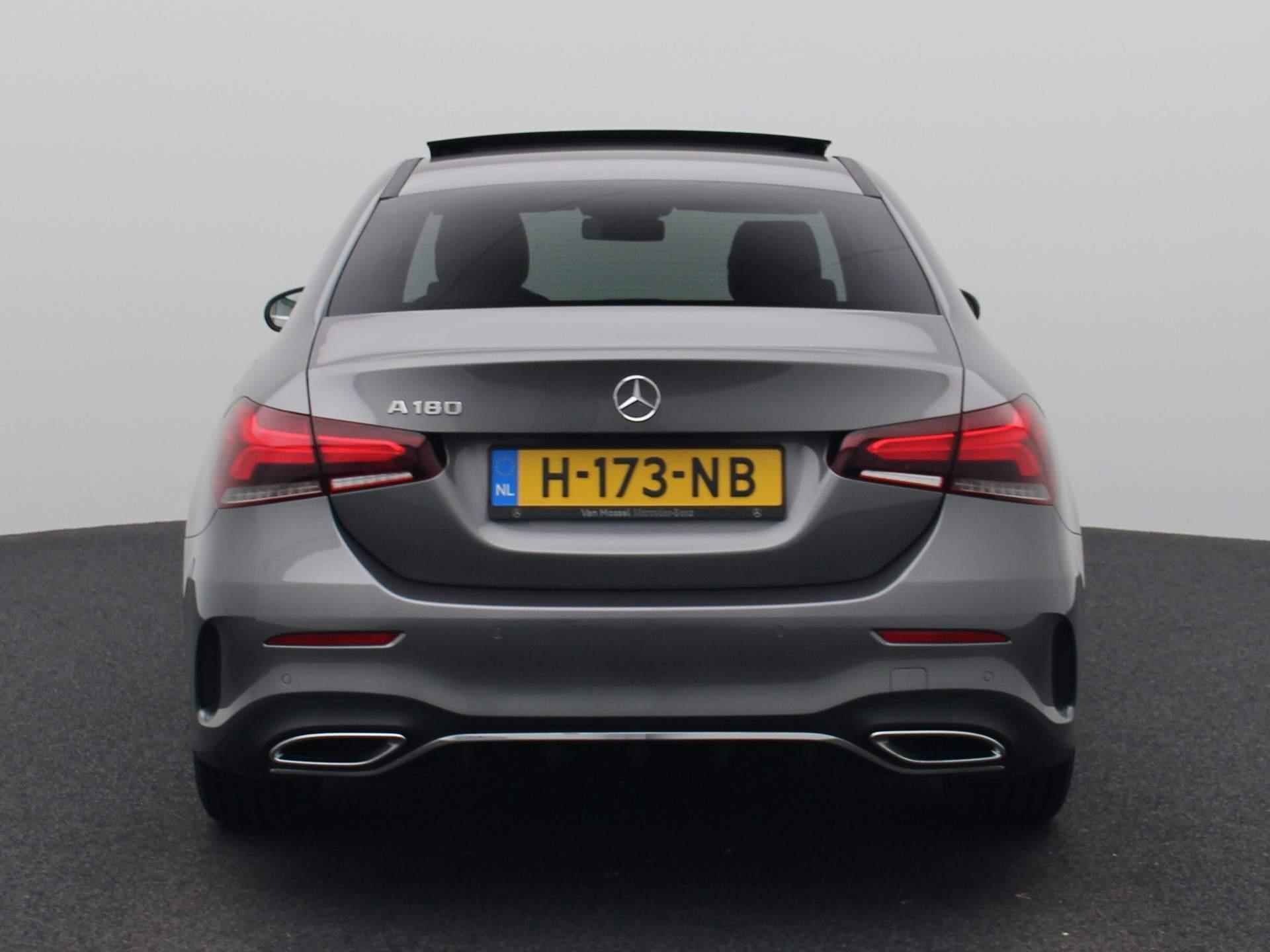 Mercedes-Benz A-klasse 180 Business Solution AMG Aut. | Panoramadak |Half-Leder | Navigatie | Camera | ECC | PDC | LMV | Schuifdak | LED | Stoelverwarming - 6/44