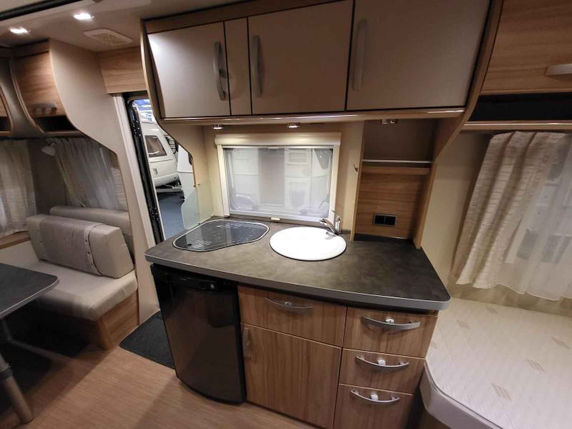 Eriba Delight 442 mooi compleet en zeer net - 9/18