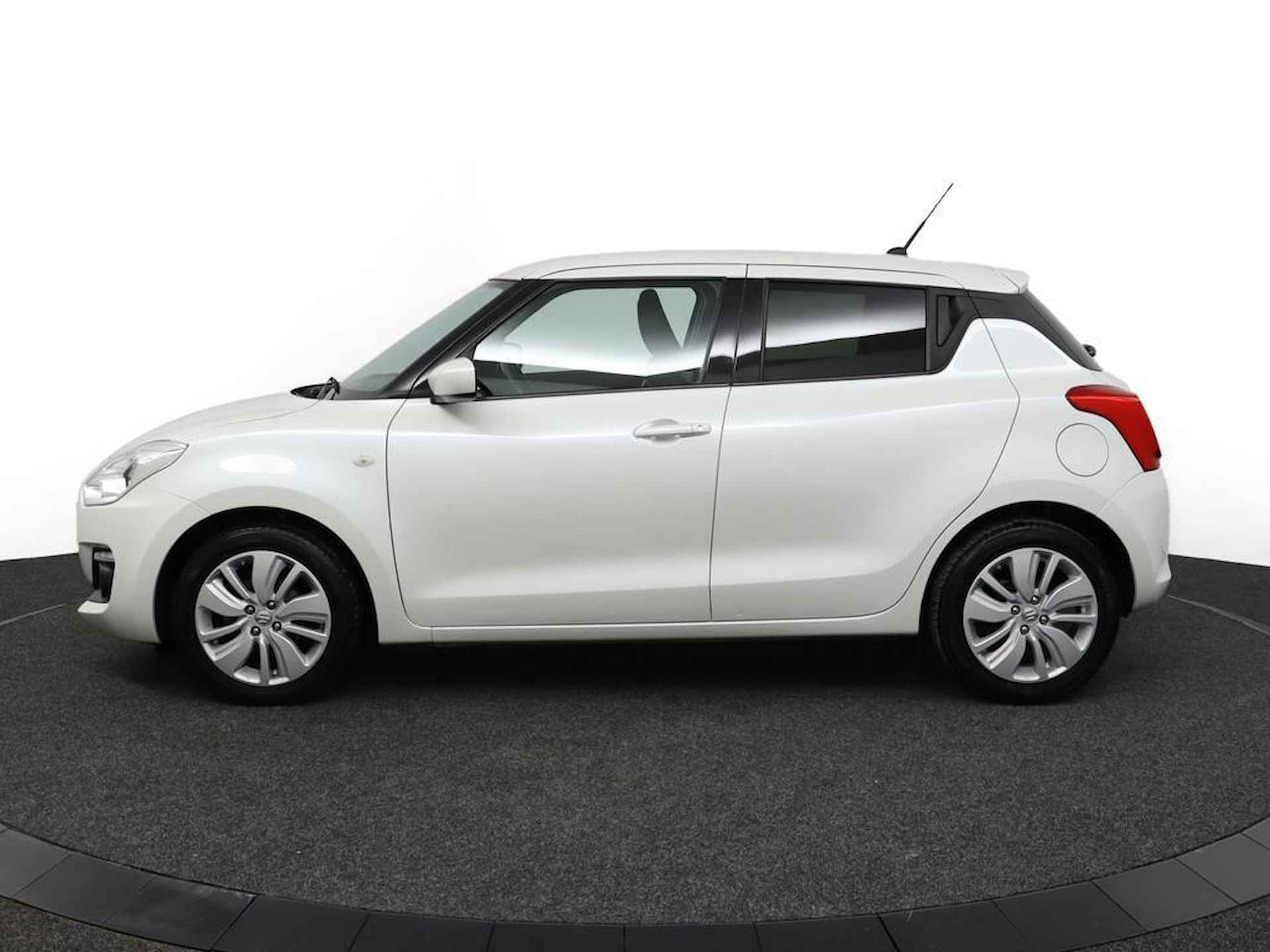 Suzuki Swift 1.2 Select | Airco | Camera achter | Bluetooth | DAB+ Radio | Centrale deurvergrendeling | Electrische ramen voor | - 4/52