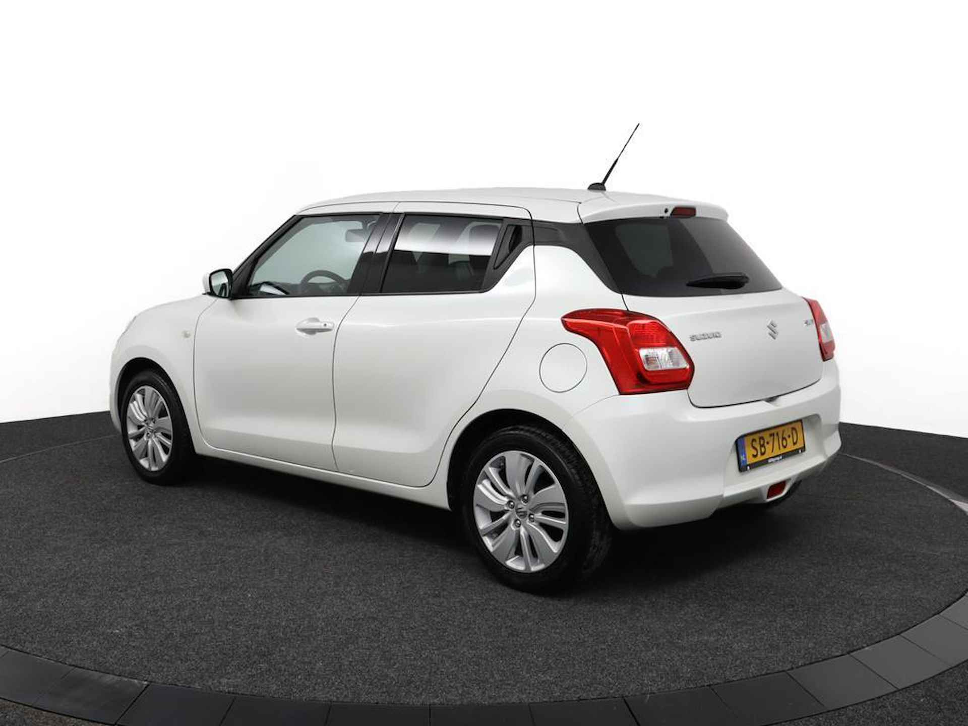 Suzuki Swift 1.2 Select | Airco | Camera achter | Bluetooth | DAB+ Radio | Centrale deurvergrendeling | Electrische ramen voor | - 13/52