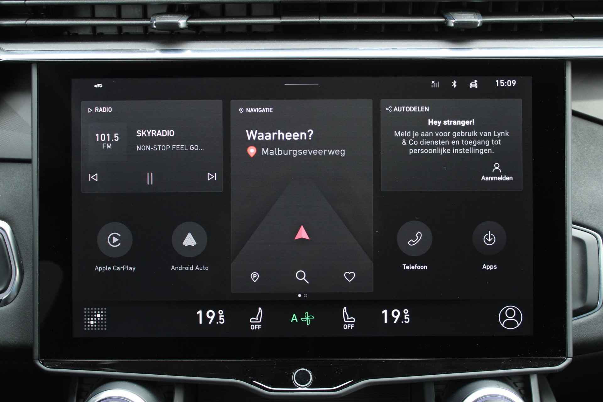 Lynk & Co 01 AUT7 261PK Plug-in Hybrid Business Edition | *Nieuwe Auto* |Trekhaak | Panoramisch Schuif-/Kanteldak | Infinity Premium Geluidssysteem | Stoel/stuurwiel verwarming Parkeersensoren Voor + Achter | Achteruitrijcamera | Elektrisch Verstelbare Bestuurdersstoel Met Geheugen | Adaptieve Cruise Control | Highway Assist | Verwarmbare Voorstoelen | Apple CarPlay | Android Auto - 12/30