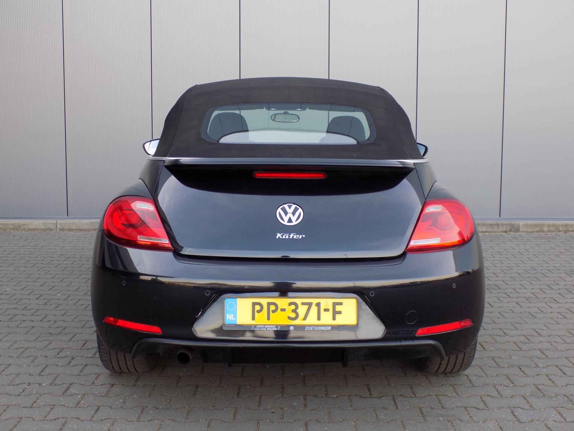 Volkswagen Beetle Cabriolet 1.2 TSI Design BlueMotion - 9/15