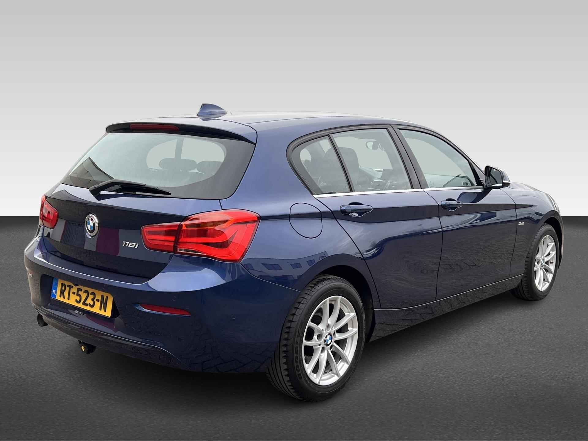 BMW 1-serie 118i Executive Dealer onderhouden | sportstoelen | LED | trekhaak - 4/29