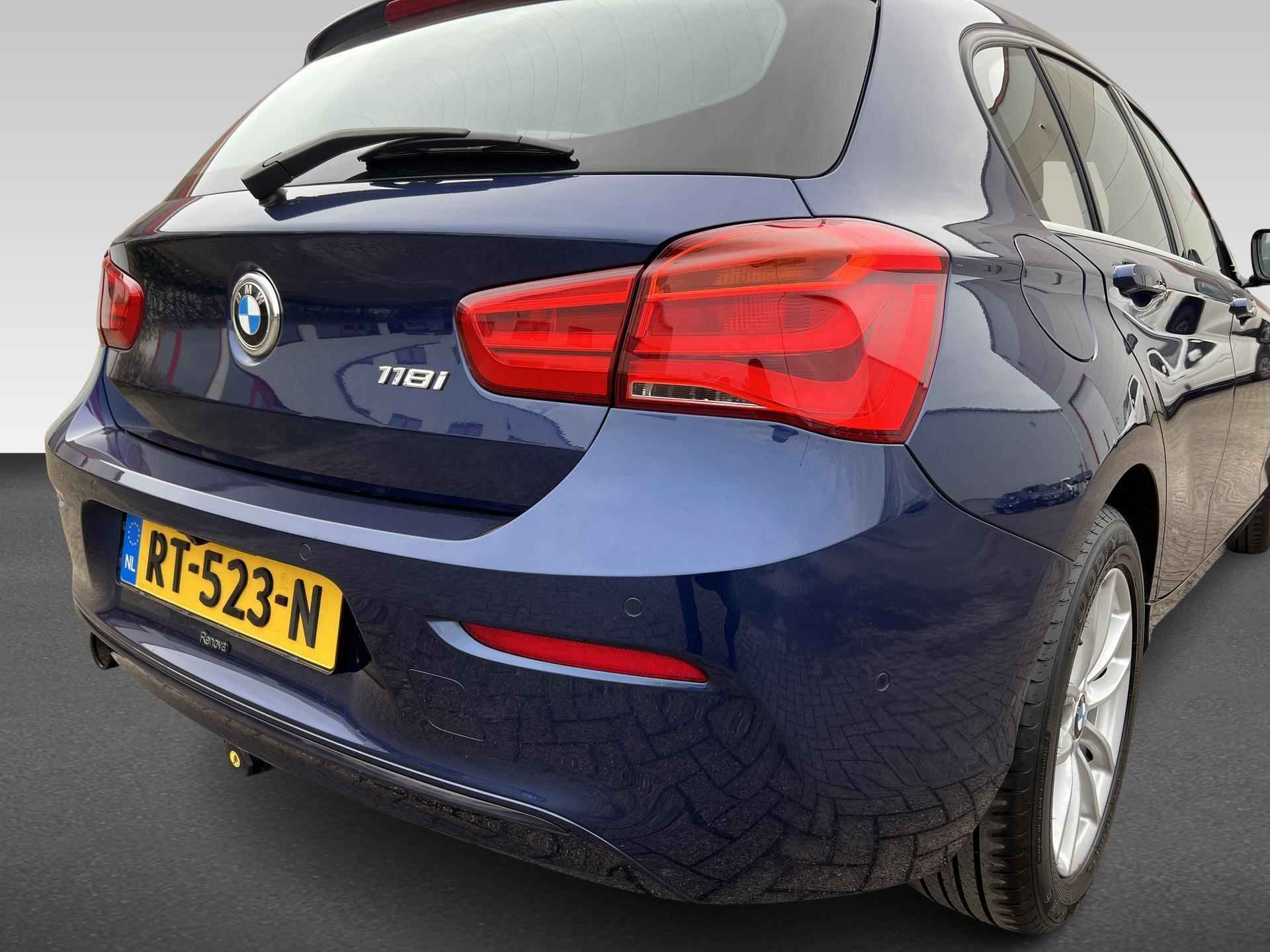 BMW 1-serie 118i Executive Dealer onderhouden | sportstoelen | LED | trekhaak - 19/29