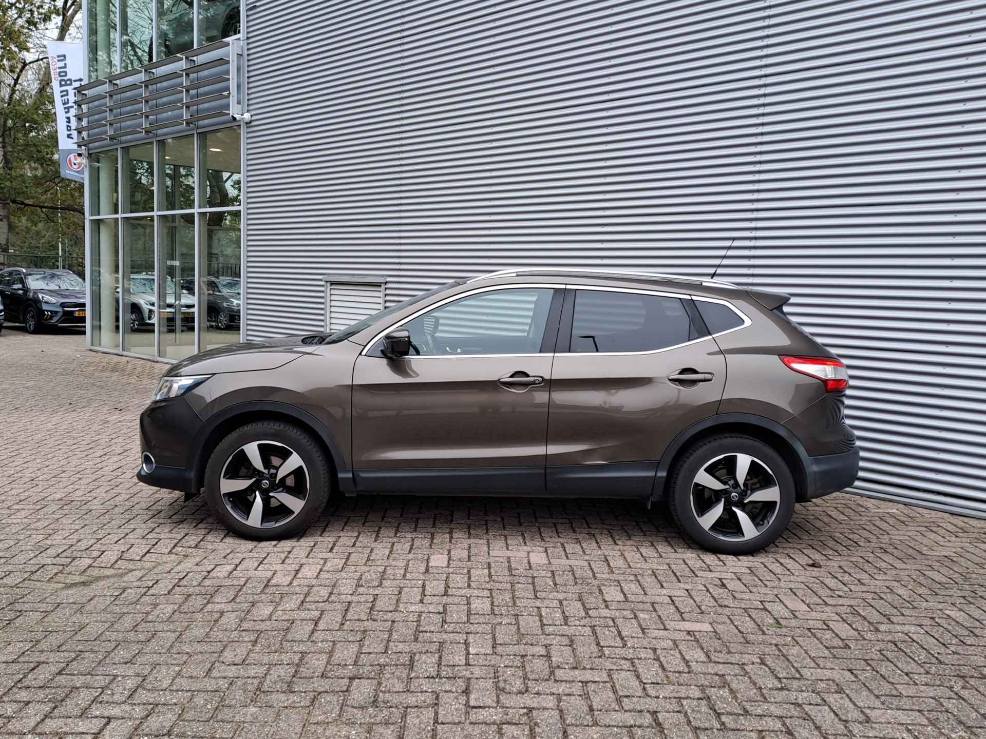 Nissan QASHQAI 1.2 Connect Edition | Trekhaak | 360 Camera | Navi | Panorama Dak - 2/15