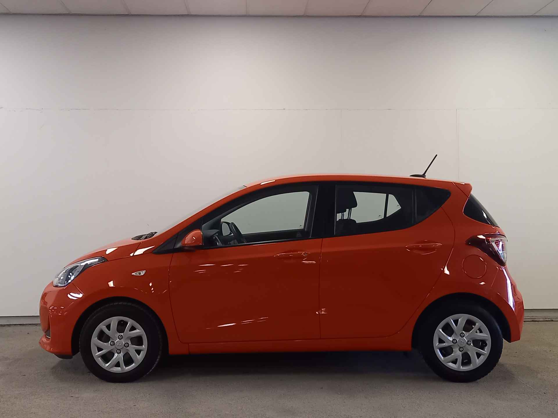 Hyundai i10 1.0i Comfort Leuke stadsauto met lage km stand - 4/35