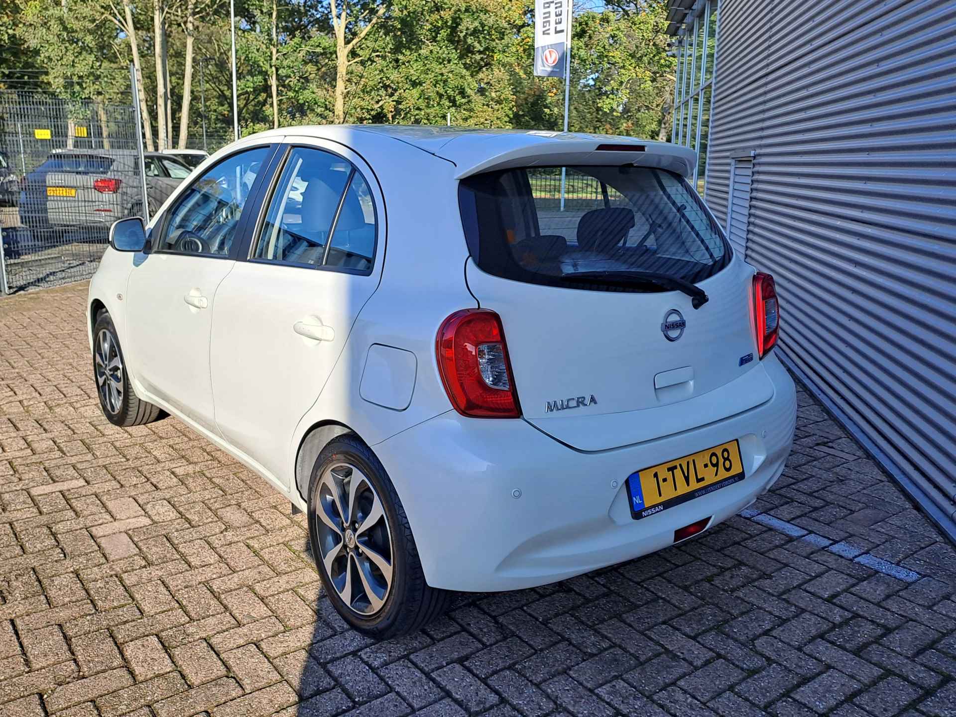 Nissan Micra 1.2 DIG-S Connect Edition 98 PK Navigatie | Climate | Cruise | Parkeersensoren - 3/28