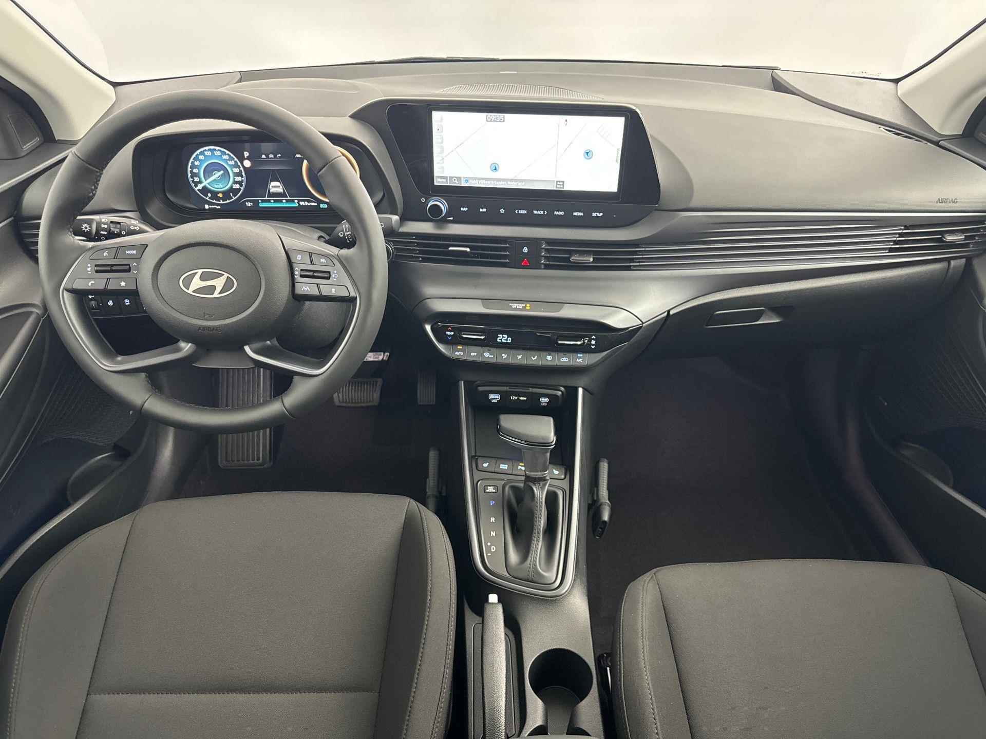 Hyundai i20 1.0 T-GDI Premium Sky Aut. | Incl. €2000,- Voorraadactie! | Nieuwste model! | Schuifdak | Stoel + stuurverwarming | Keyless Entry | Navigatie | - 11/30