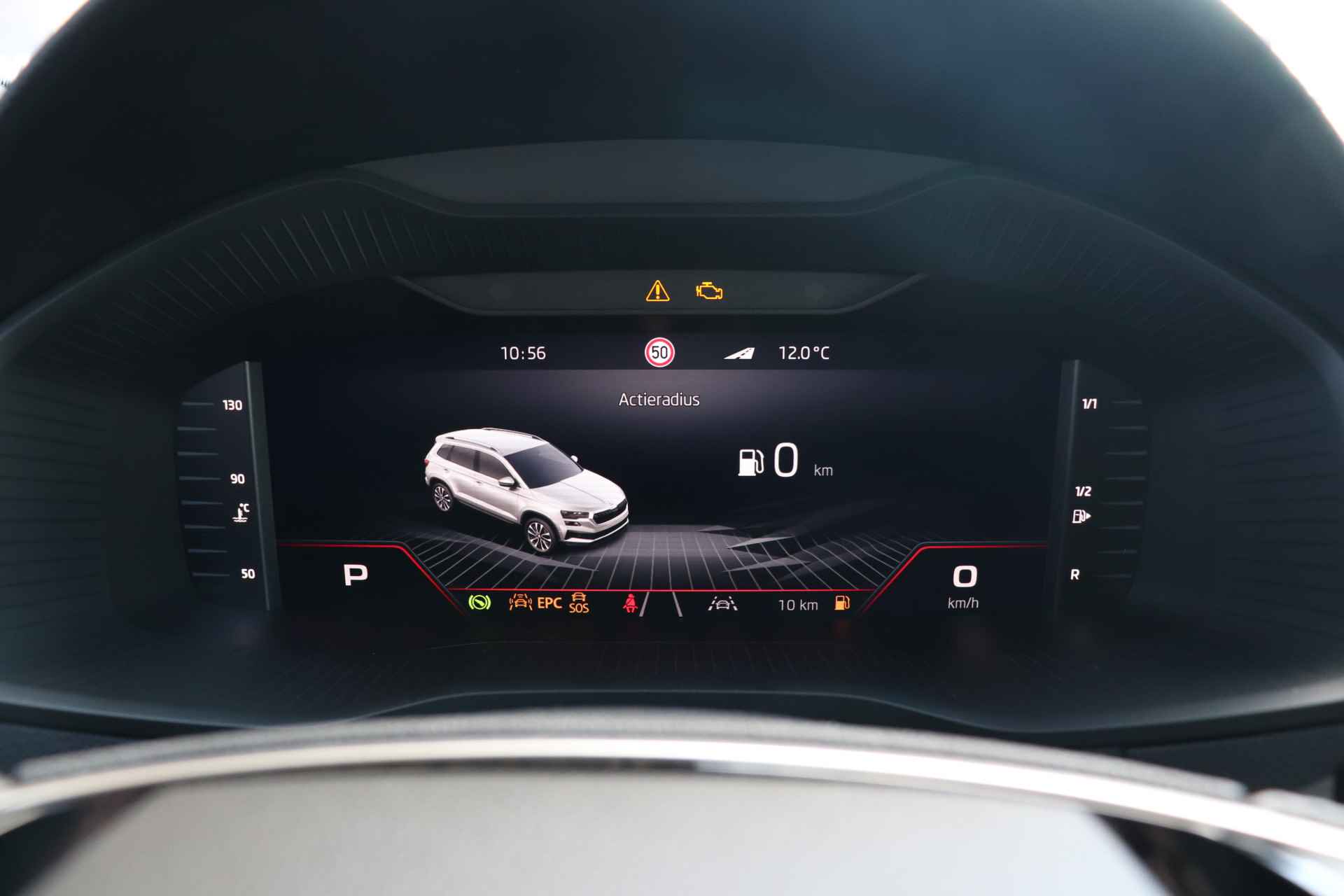 Škoda Karoq 1.5 TSI ACT 150pk Sportline Business | Adaptieve cruise control | Verwarmde voorruit | Panorama dak | 19" velgen | - 5/36