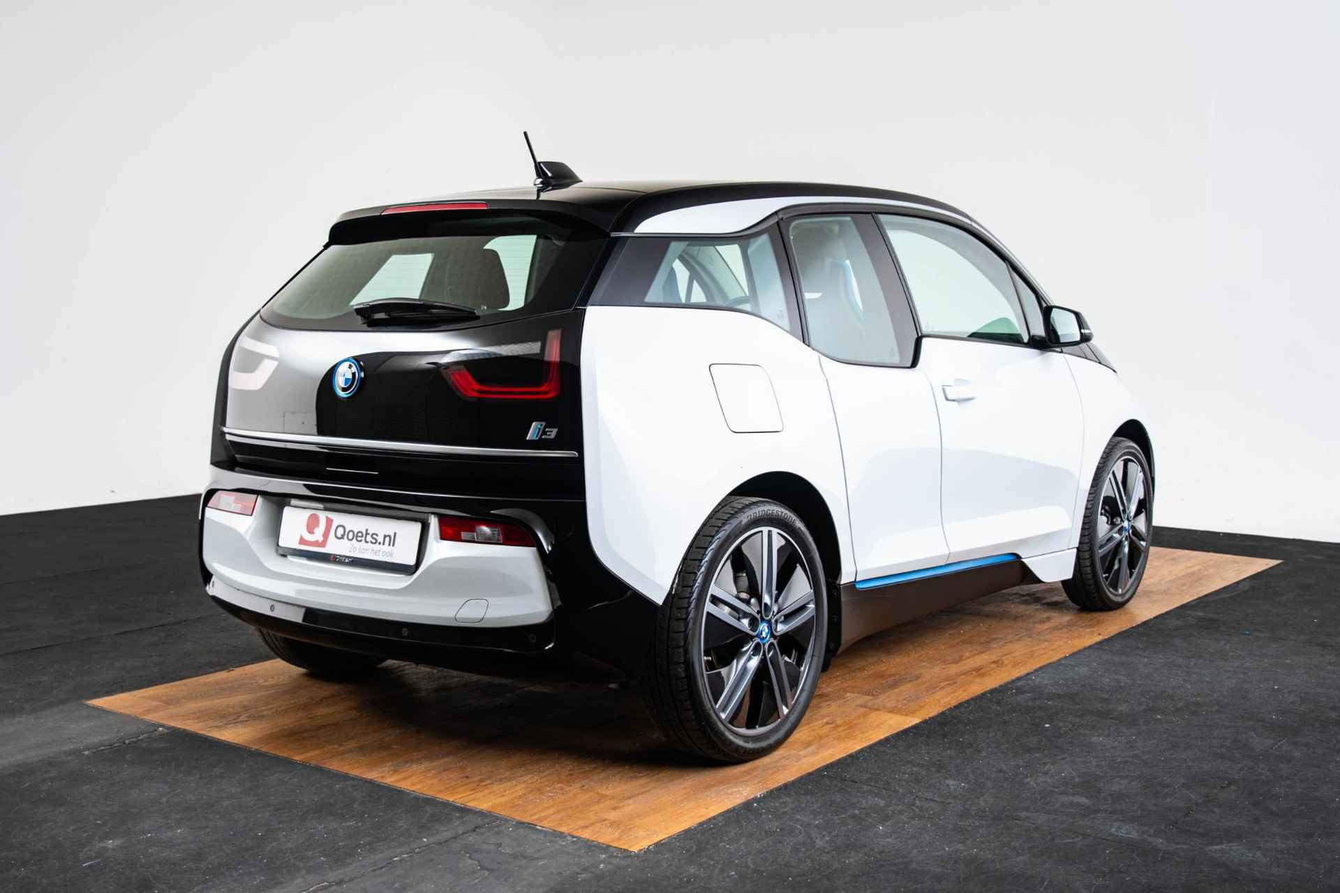 BMW i3 Basis 120Ah 42 kWh Navigatiesysteem Professional - Stoelverwarming - Warmtepomp - Snellaadpakket - DAB-tuner - WiFi hotspot - 20 inch - 2/58