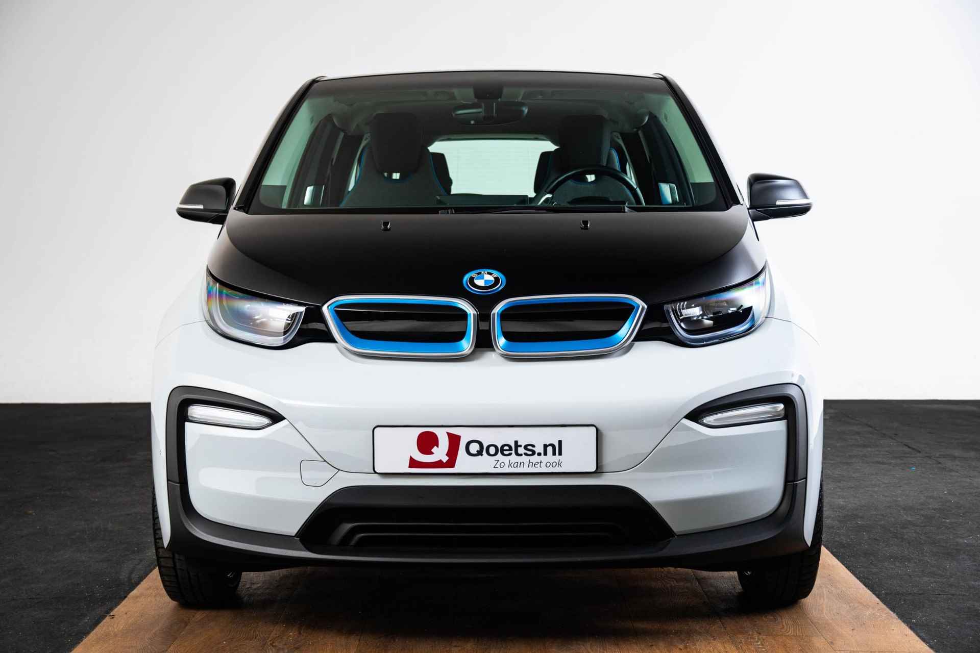 BMW i3 Basis 120Ah 42 kWh Navigatiesysteem Professional - Stoelverwarming - Warmtepomp - Snellaadpakket - DAB-tuner - WiFi hotspot - 20 inch - 23/58