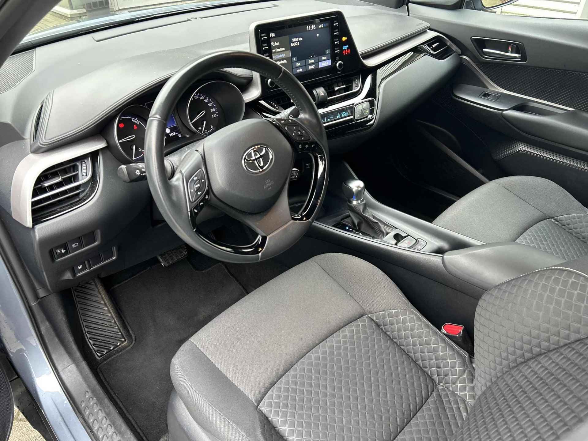 Toyota C-HR 1.8 Hybrid Dynamic - 9/18