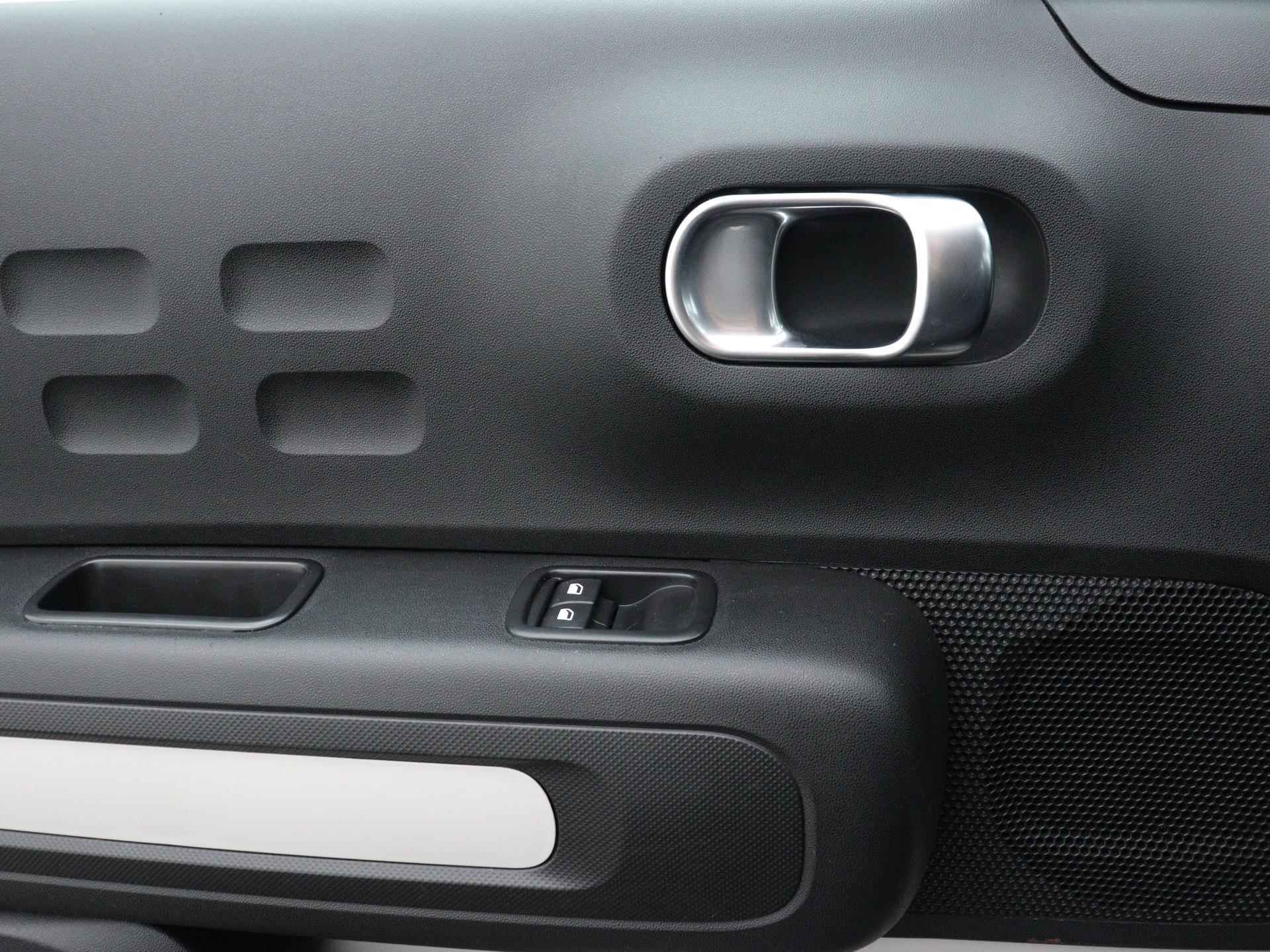 Citroen C3 Feel Edition 82pk | Navigatie | Climate Control | Cruise Control | Parkeersensoren | Apple Carplay / Android Auto | Bluetooth | Automatisch dimlicht | Regensensor | Afwijkende dakkleur | - 17/32