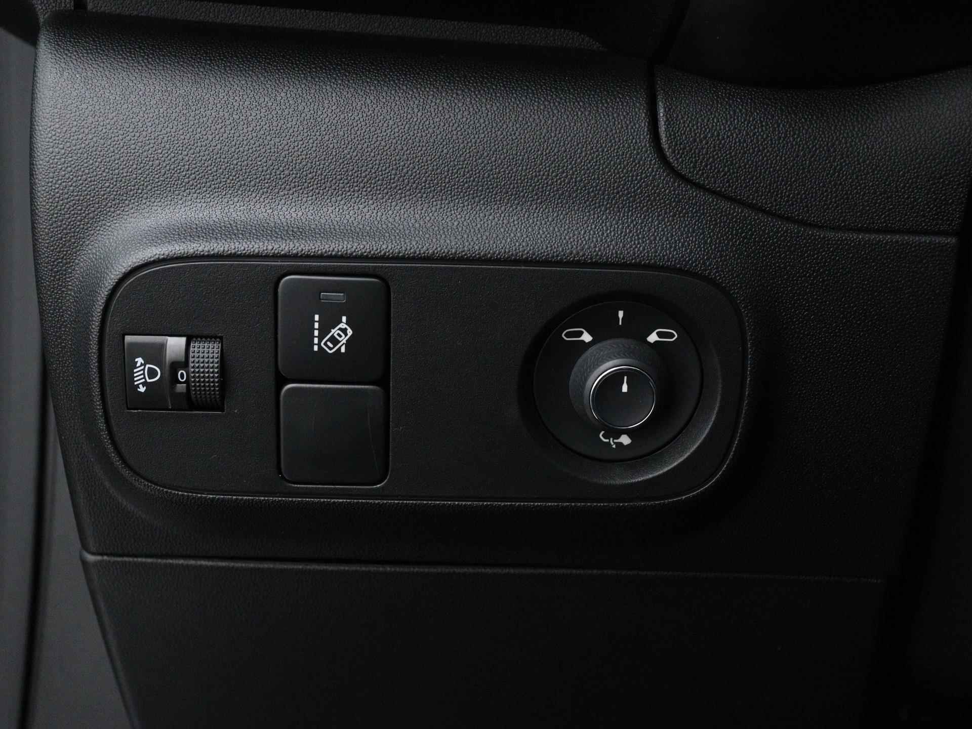 Citroen C3 Feel Edition 82pk | Navigatie | Climate Control | Cruise Control | Parkeersensoren | Apple Carplay / Android Auto | Bluetooth | Automatisch dimlicht | Regensensor | Afwijkende dakkleur | - 21/32