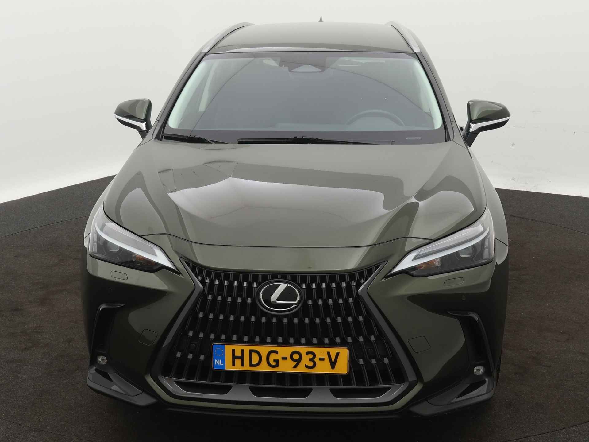 Lexus NX 450h+ AWD Business Line | 18"LM Velgen | Leder | Stuur-/Stoelverwarming | Elektrisch Verstelbare Stoel | Elektrische Achterklep | - 39/53