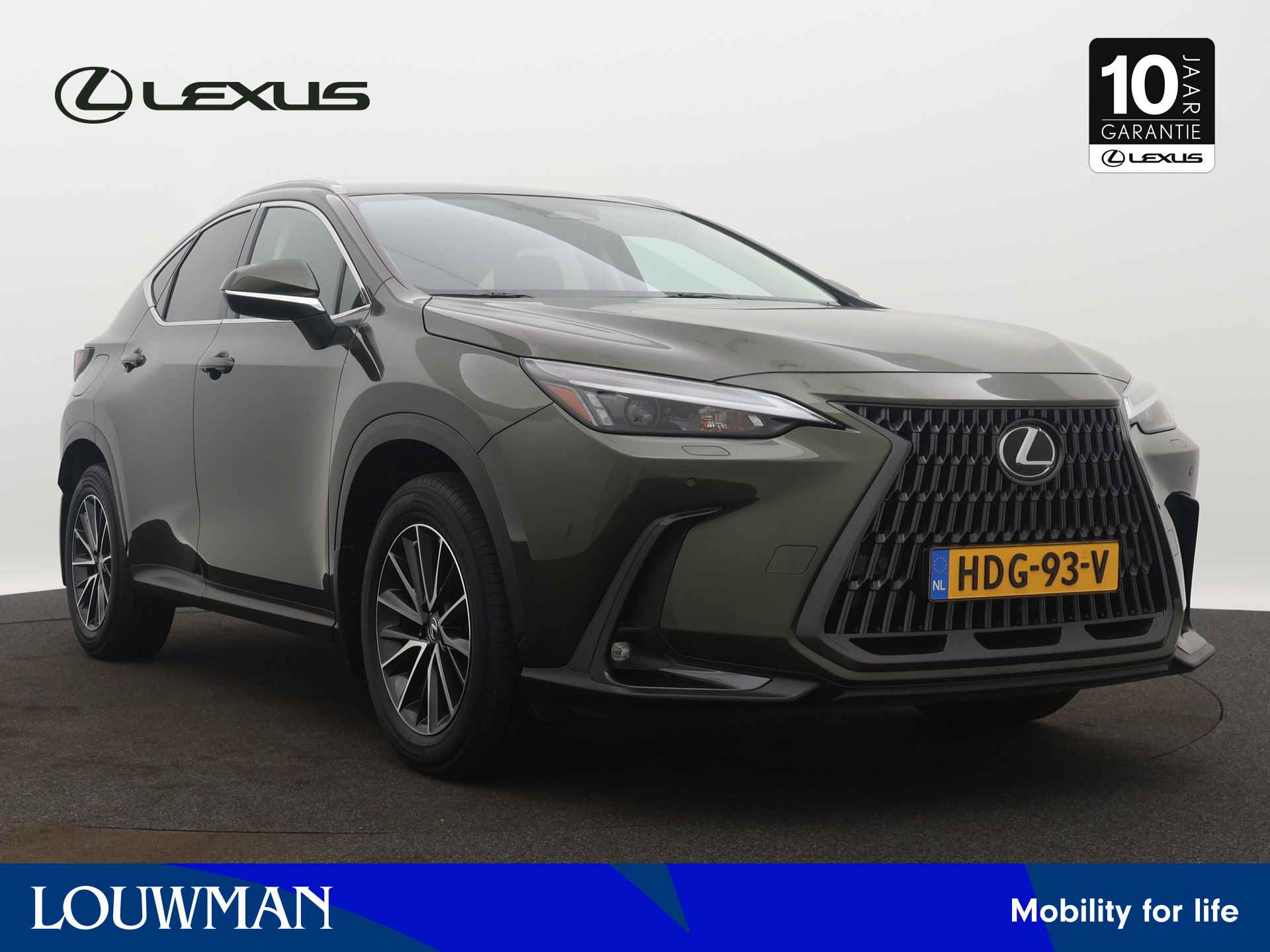 Lexus NX 450h+ AWD Business Line | 18"LM Velgen | Leder | Stuur-/Stoelverwarming | Elektrisch Verstelbare Stoel | Elektrische Achterklep |