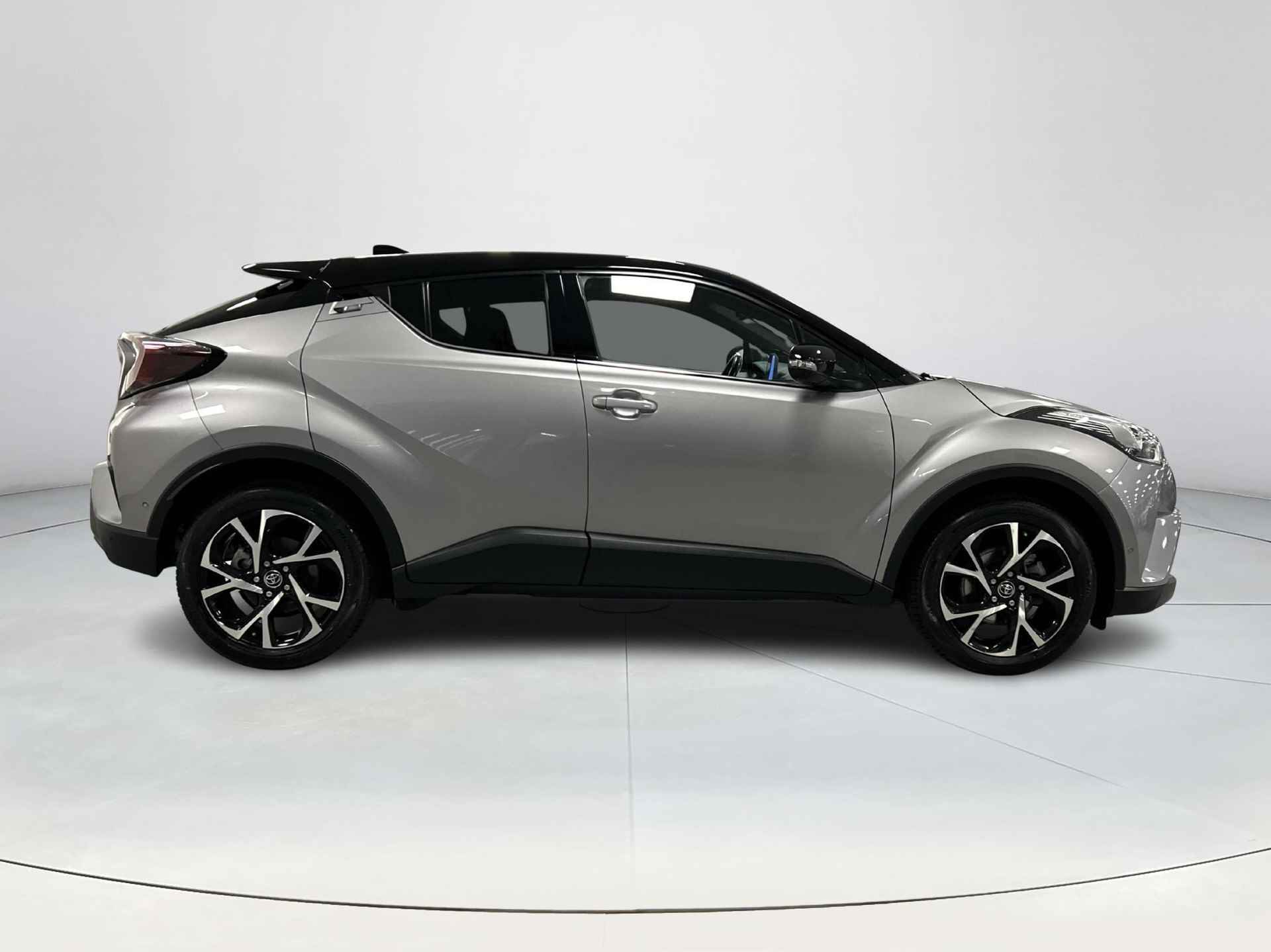 Toyota C-HR 1.2 Bi-Tone Plus - 6/25