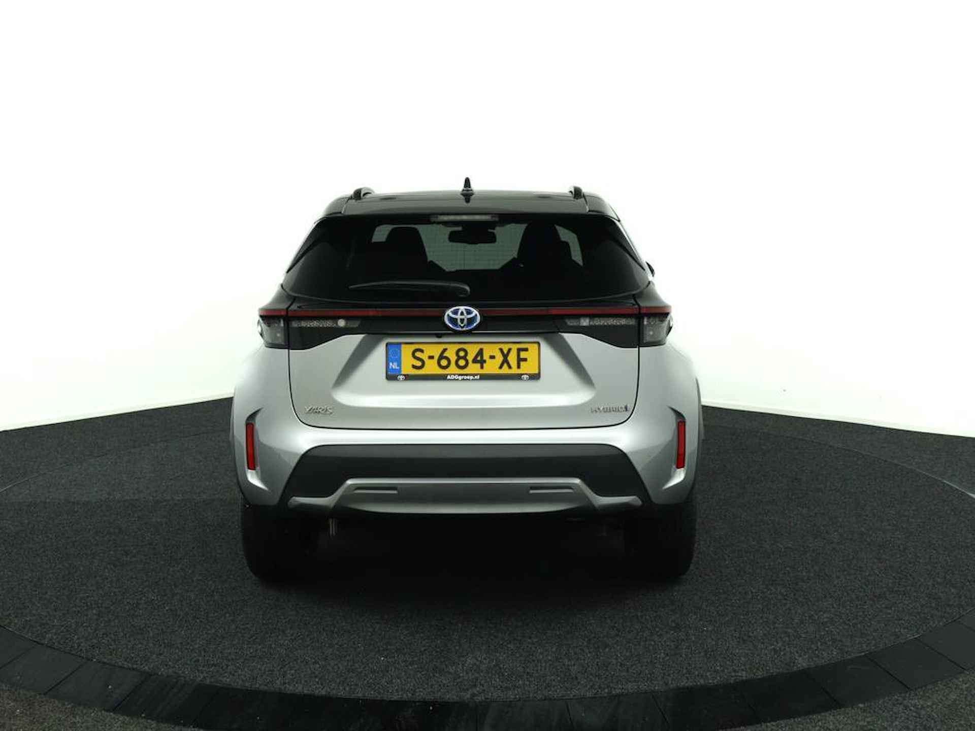 Toyota Yaris Cross 1.5 Hybrid Adventure | Outdoor Pakket | Stuurwielverwarming | Stoelverwarming | Parkeersensoren voor en achter | JBL Audio | Groot Scherm Navigatie | - 8/52