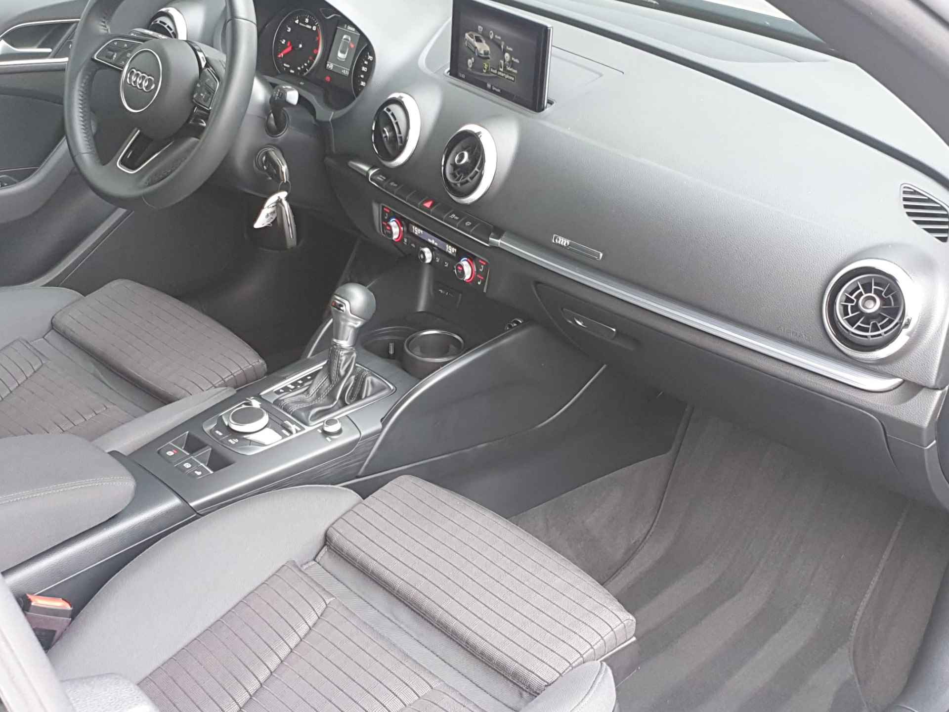 Audi A3 Cabriolet 35 TFSI S Line Sport Cabrio Edition Inclusief Afleveringskosten - 22/23