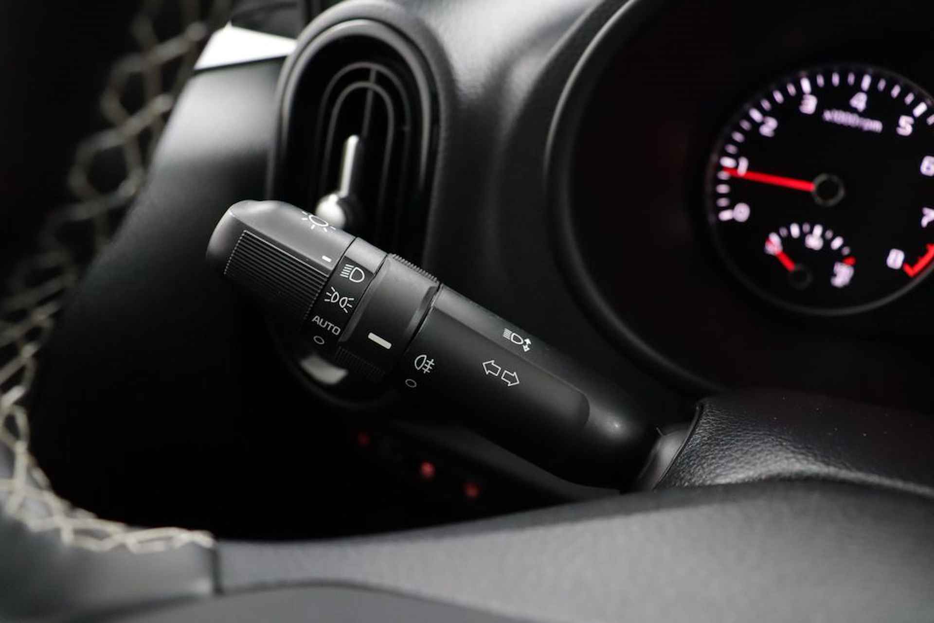 Kia Picanto 1.0 DPi DynamicLine - Achteruitrijcamera - Airco - Apple Carplay/Android Auto - Cruise Control - Fabrieksgarantie tot 02-2029 - 22/48
