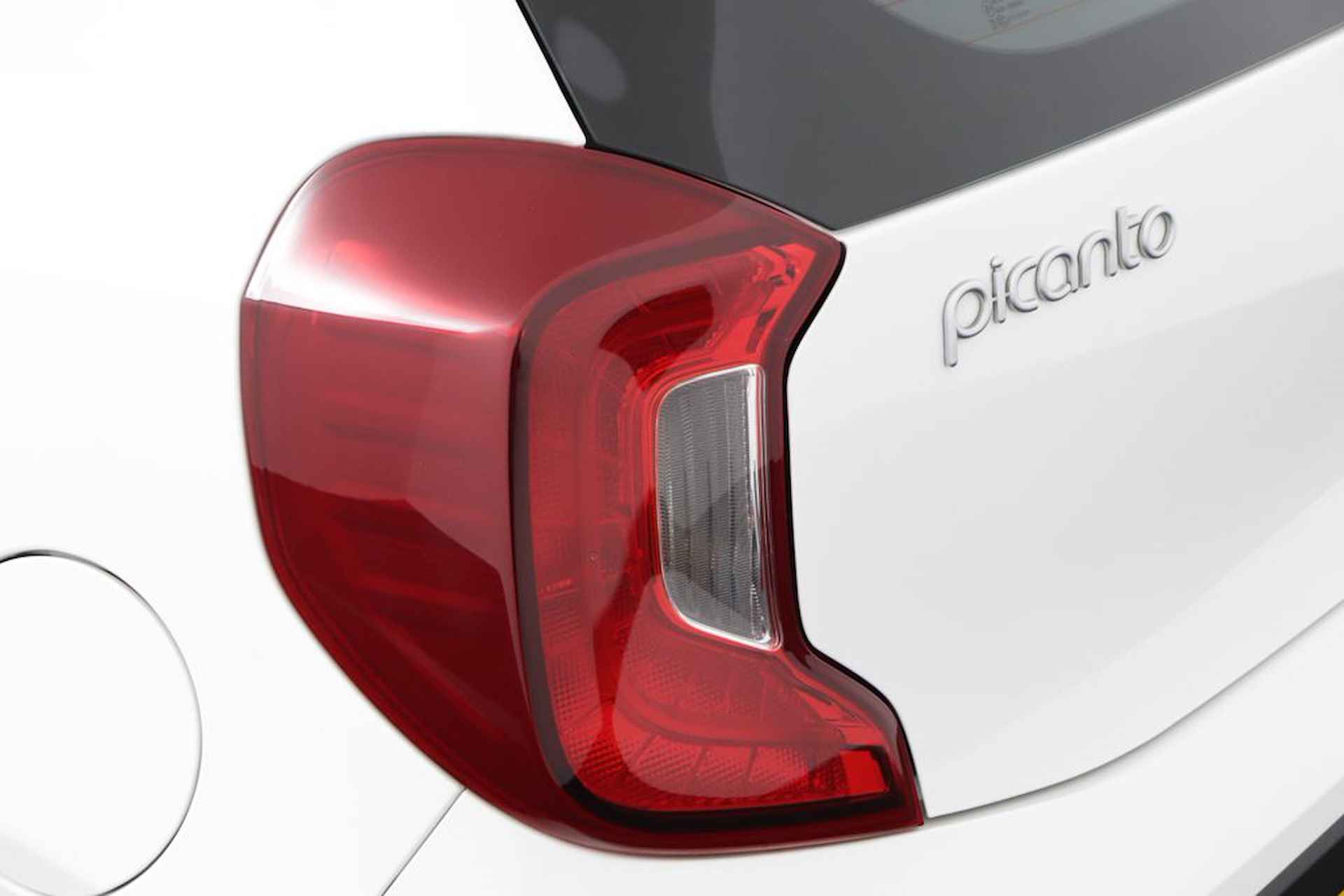 Kia Picanto 1.0 DPi DynamicLine - Achteruitrijcamera - Airco - Apple Carplay/Android Auto - Cruise Control - Fabrieksgarantie tot 02-2029 - 35/48