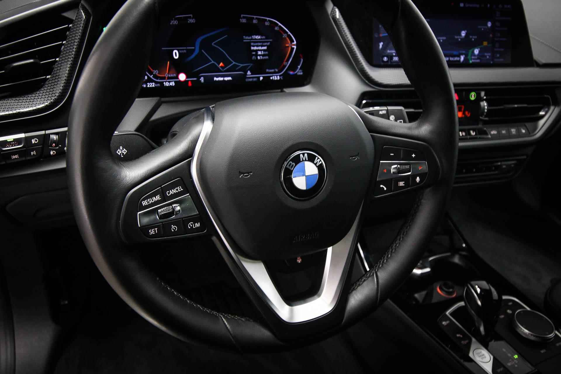 BMW 1-serie 118i High Executive | AUTOMAAT | SPORTSTOELEN | STOEL- EN STUURVERWARMING - 26/52