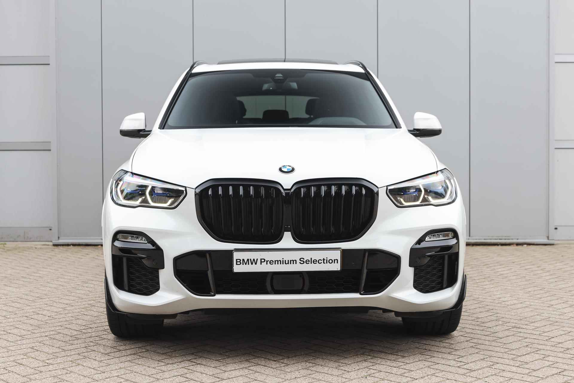 BMW X5 xDrive30d High Executive M Sport Automaat / Panoramadak / Trekhaak / Laserlicht / Sportstoelen / Head-Up / Active Cruise Control / Soft Close / Adaptief M onderstel - 7/43