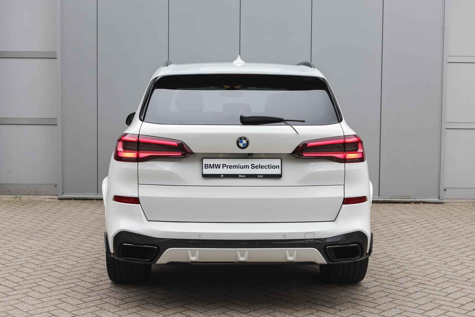 BMW X5 xDrive30d High Executive M Sport Automaat / Panoramadak / Trekhaak / Laserlicht / Sportstoelen / Head-Up / Active Cruise Control / Soft Close / Adaptief M onderstel - 8/43