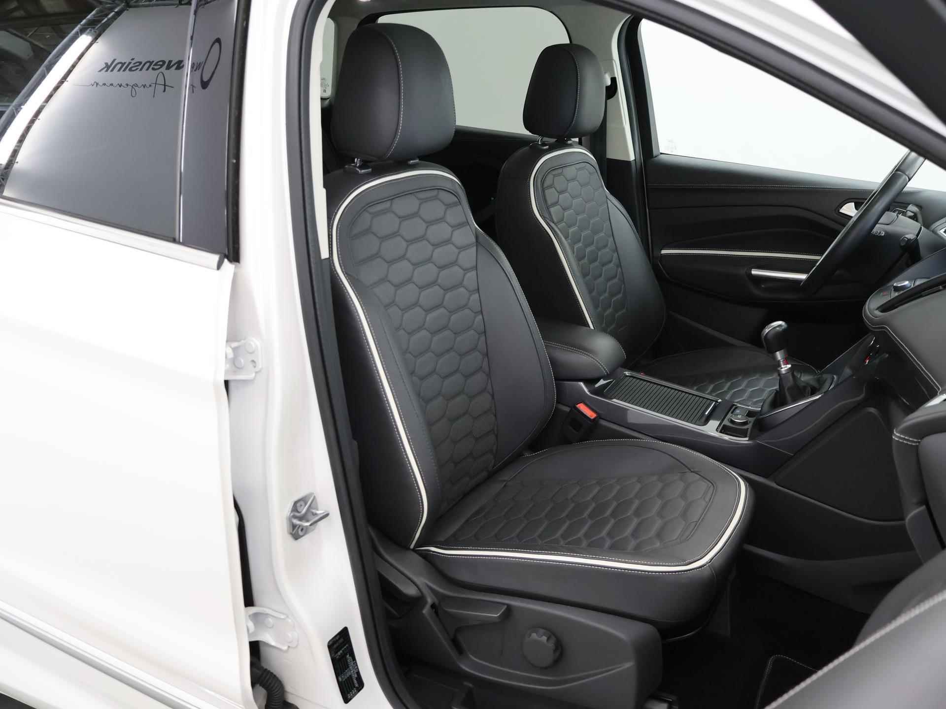 Ford Kuga 1.5 EcoBoost Vignale | Adaptive Cruise Control | Panoramadak | Parkeercamera | Winterpack | - 11/44
