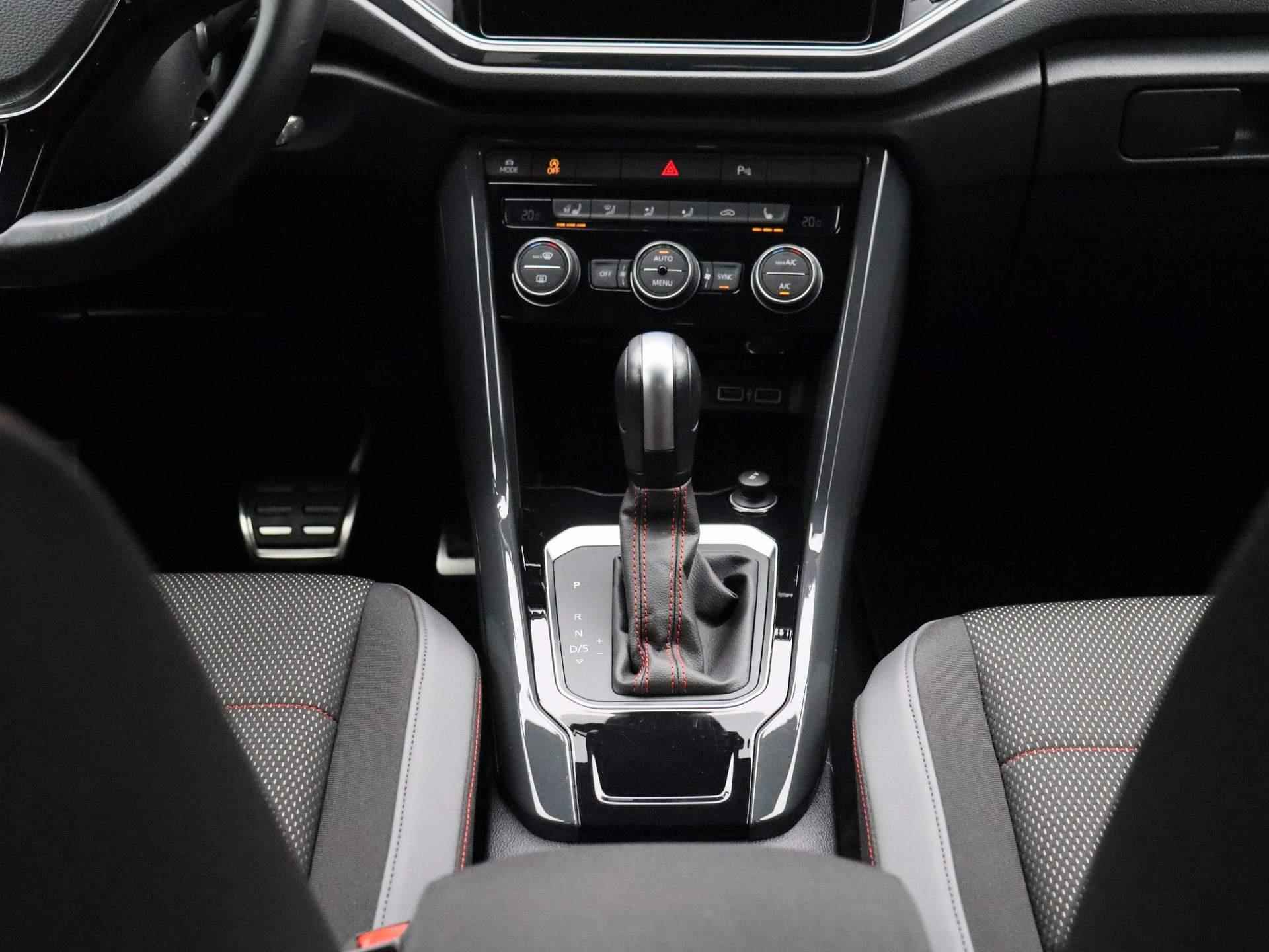 Volkswagen T-Roc 1.5 TSI Sport 150 PK | Automaat | Adaptive Cruise Control | Climate Control | Trekhaak | Stoelverwarming | Parkeersensoren | Lichtmetalen velgen | Privacy glass | Apple Carplay | Android Auto | - 10/36