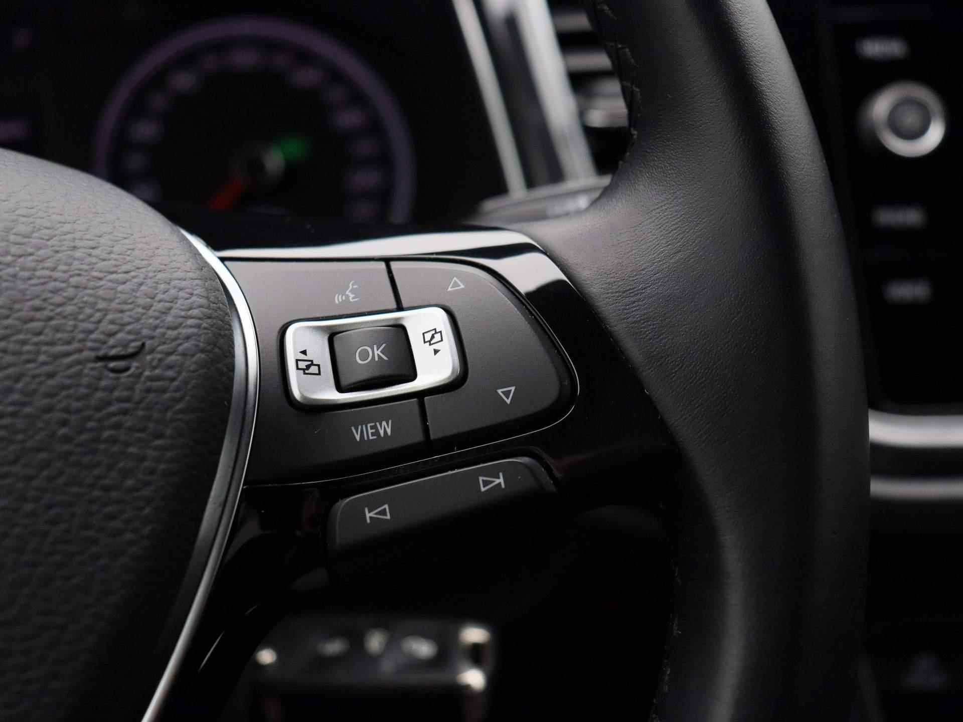 Volkswagen T-Roc 1.5 TSI Sport 150 PK | Automaat | Adaptive Cruise Control | Climate Control | Trekhaak | Stoelverwarming | Parkeersensoren | Lichtmetalen velgen | Privacy glass | Apple Carplay | Android Auto | - 22/36