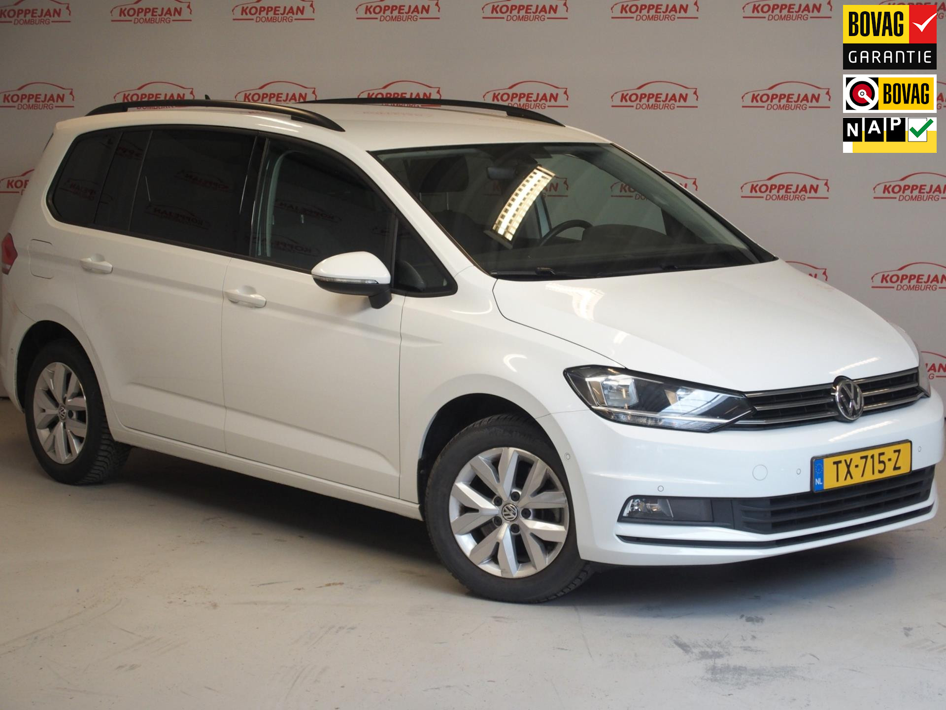 Volkswagen Touran 1.5 TSI Comfortline, ACC, appconnect, camera, PDC V+A