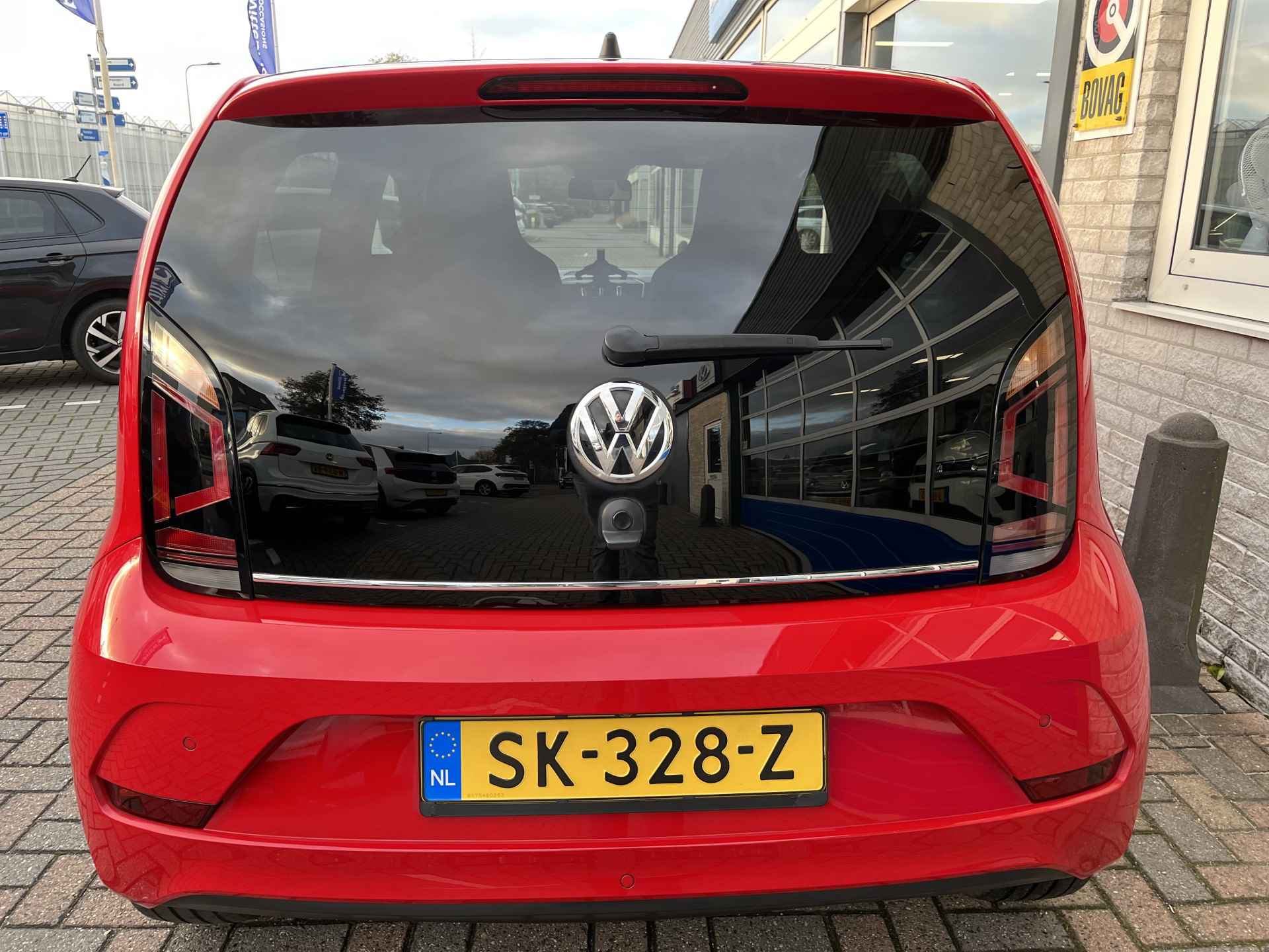 Volkswagen up! 1.0 high up! / CAMERA/ PARK. SENSOREN/ ZEER ZUINIG/ CRUISE/ BLUETOOTH/ AIRCO/ - 31/37