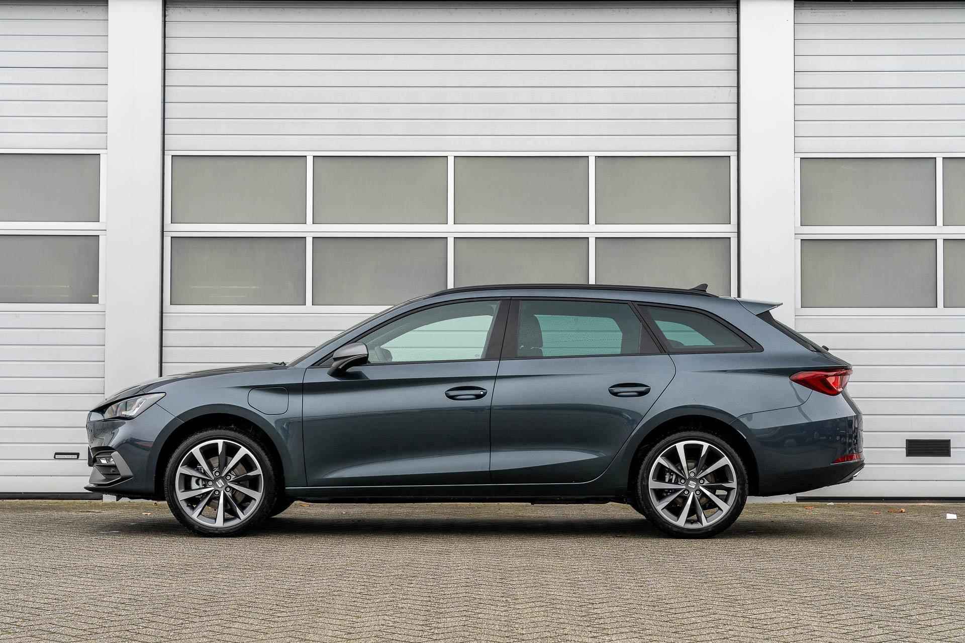 SEAT Leon Sportstourer 1.5 TSI e-Hybrid 204pk FR PHEV First Edition | 18" Velgen | Virtual Cockpit - 13/47