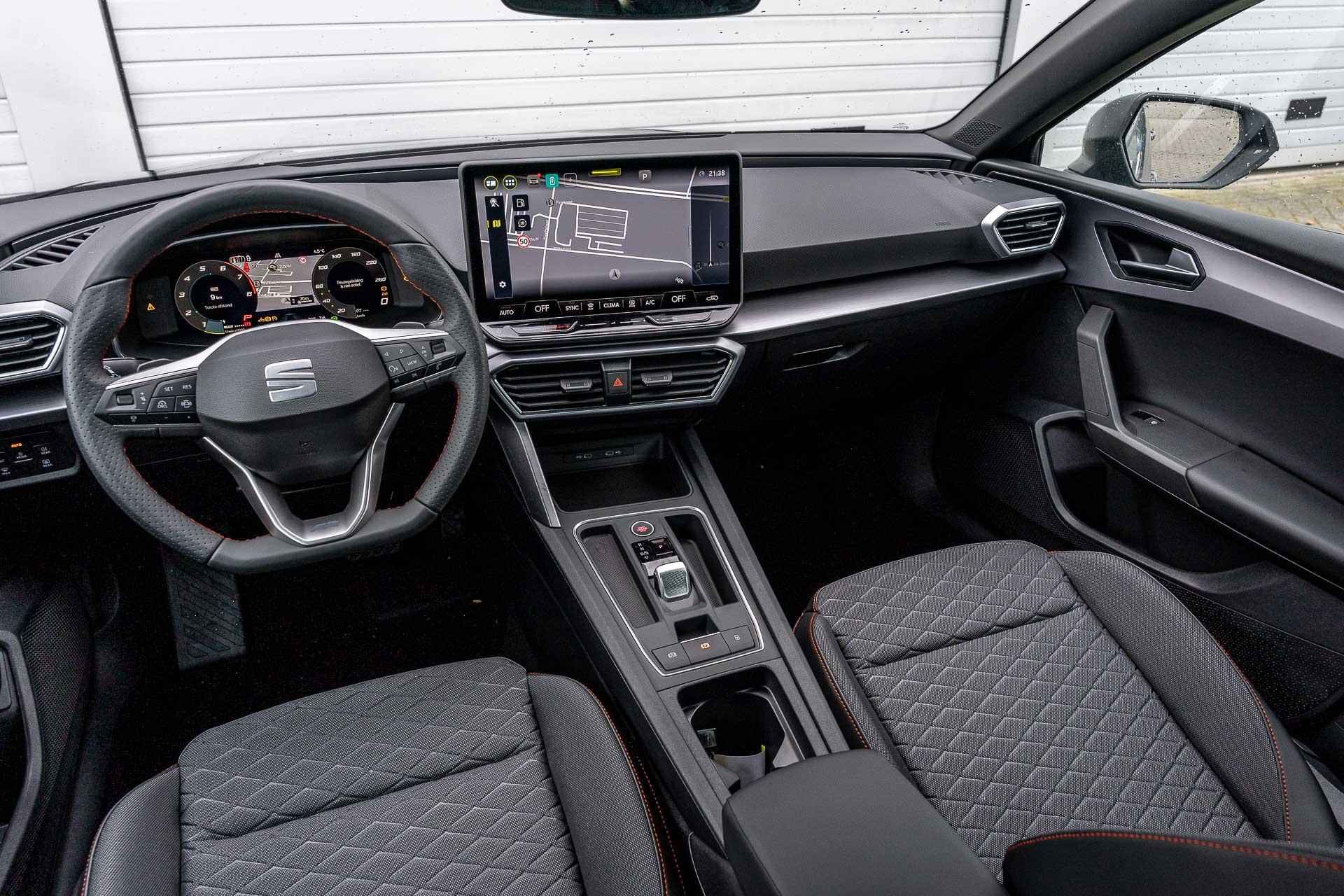 SEAT Leon Sportstourer 1.5 TSI e-Hybrid 204pk FR PHEV First Edition | 18" Velgen | Virtual Cockpit - 32/47