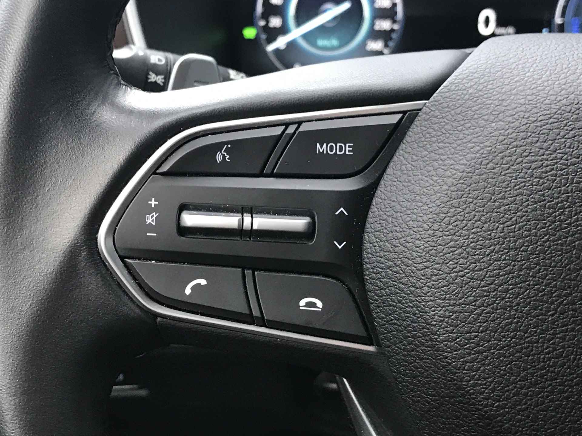 Hyundai Santa Fe 230pk HEV 7-Zits Comfort Smart Automaat | Leder | Climate | Keyless | Camera | Winterpakket | Parkeer Assistent | Elektrische St - 23/29
