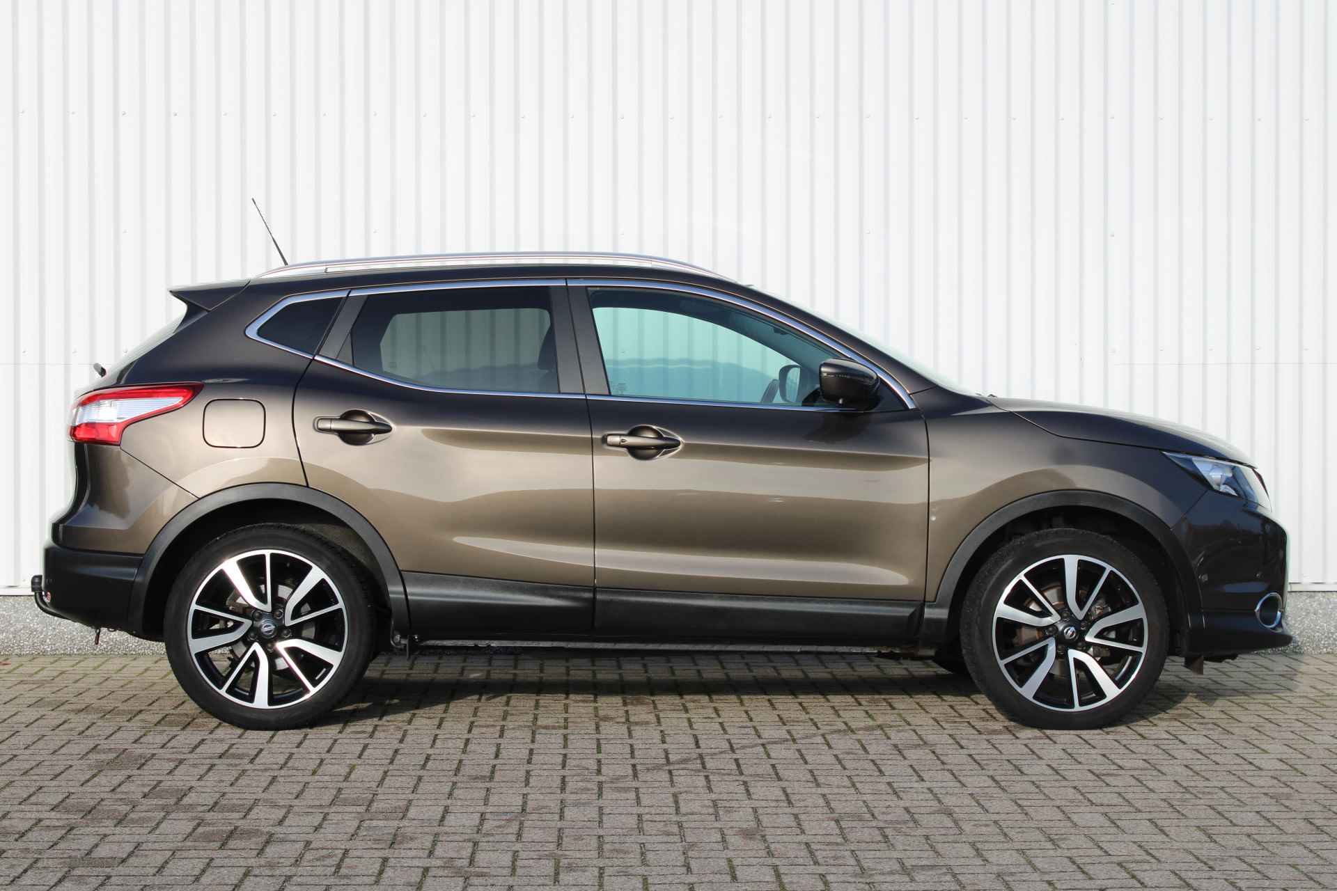 Nissan QASHQAI 1.6 dCi Tekna | 360 CAMERA | LEDER | STOELVERWARMING | PANORAMADAK | NAVIGATIE - 7/27