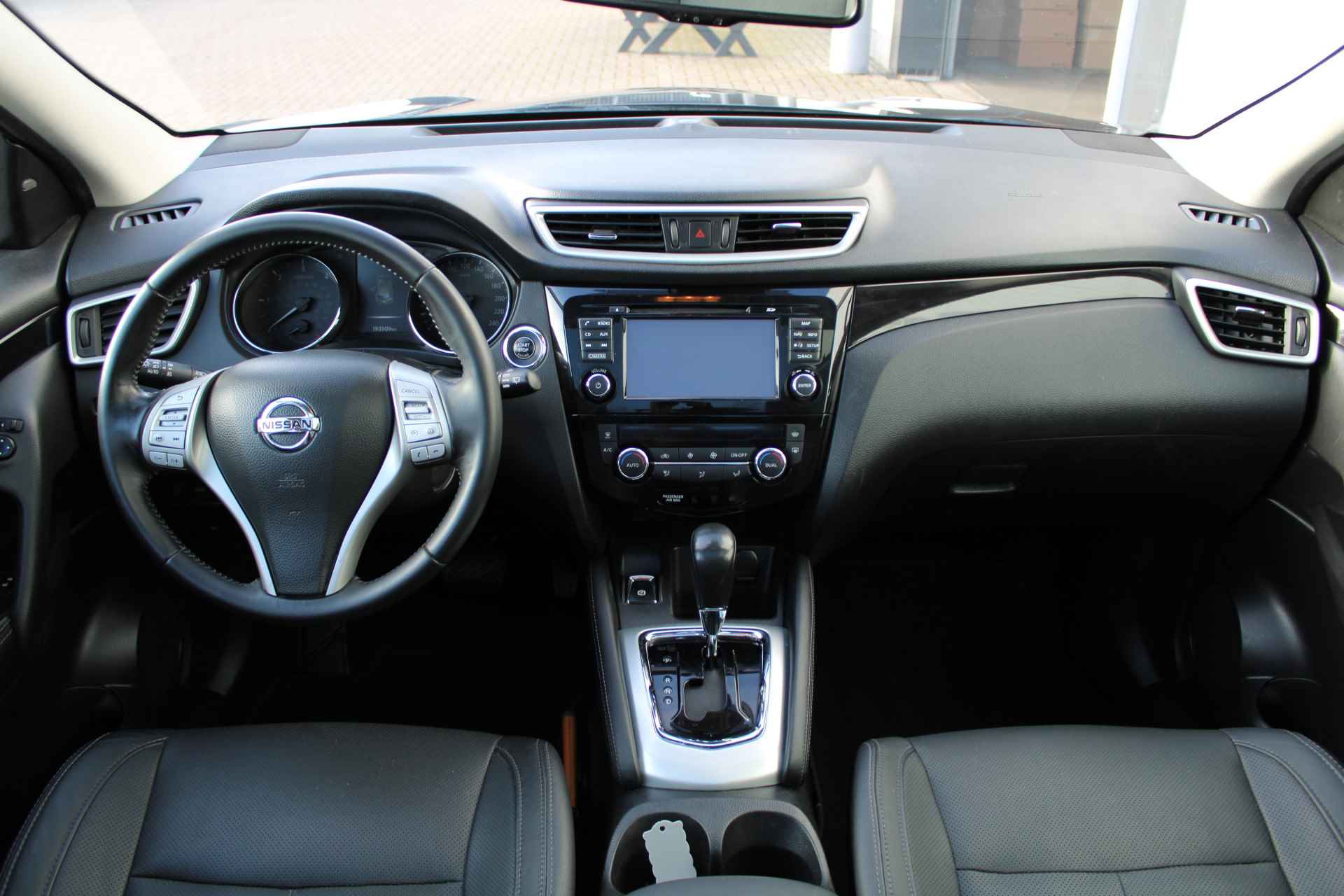 Nissan QASHQAI 1.6 dCi Tekna | 360 CAMERA | LEDER | STOELVERWARMING | PANORAMADAK | NAVIGATIE - 12/27