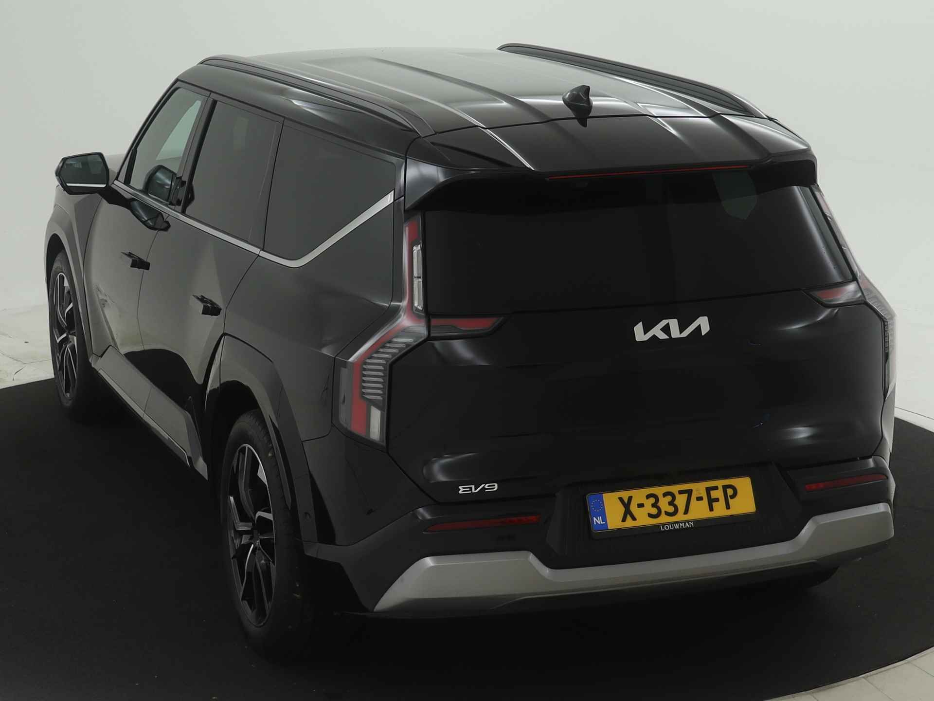 Kia EV9 Launch Edition 99.8 kWh | 7-zitter | Head Up Display | Leder | Per 1 Juli 2024 Beschikbaar | Inclusief KIA Garantie tot 30-10-2030 - 25/40