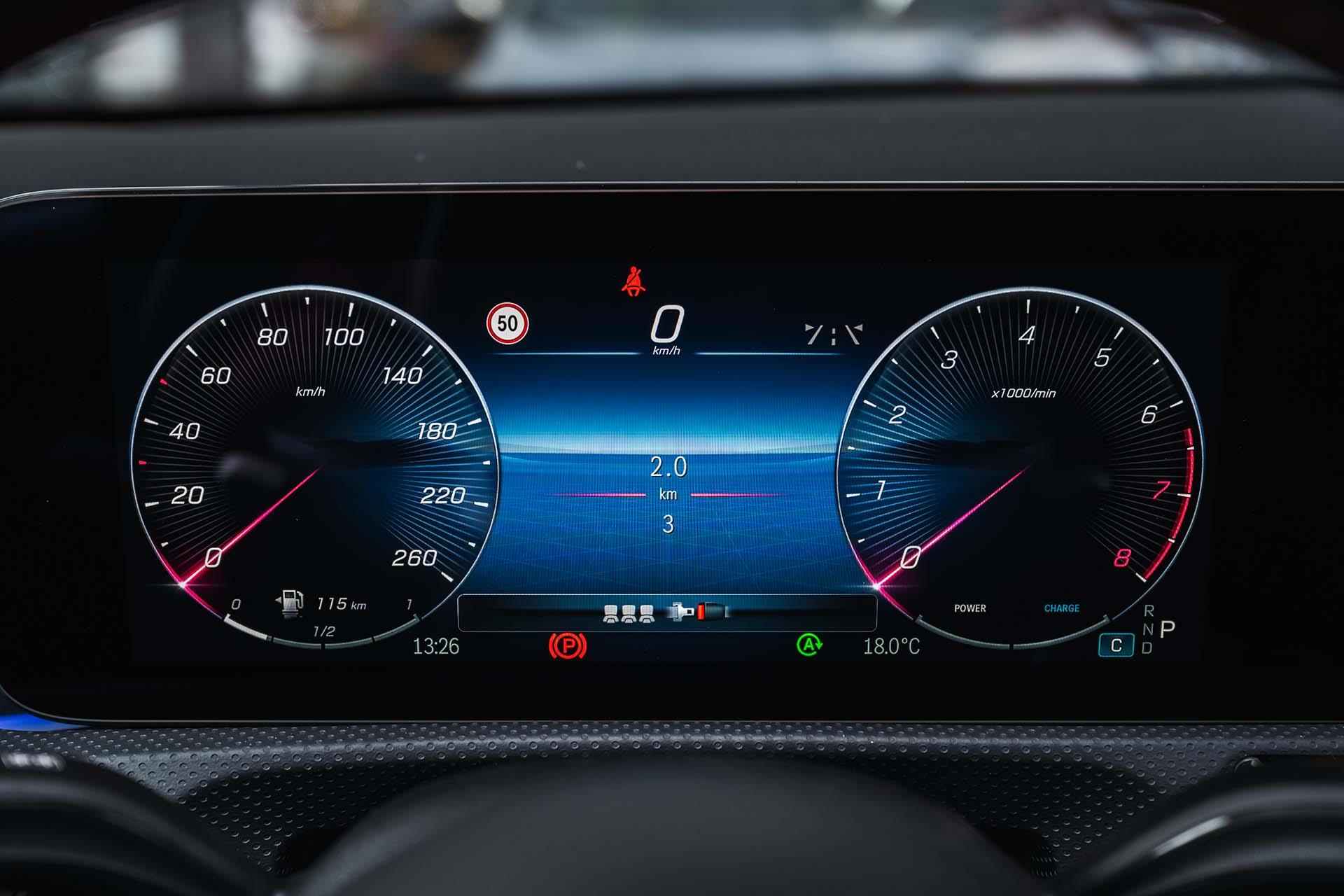 Mercedes-Benz A-klasse 180 Limousine AMG Line | Panorama-schuifdak | Navigatie | Stoelverwarming | Sfeerverlichting | KEYLESS GO | Achteruitrijcamera - 23/30