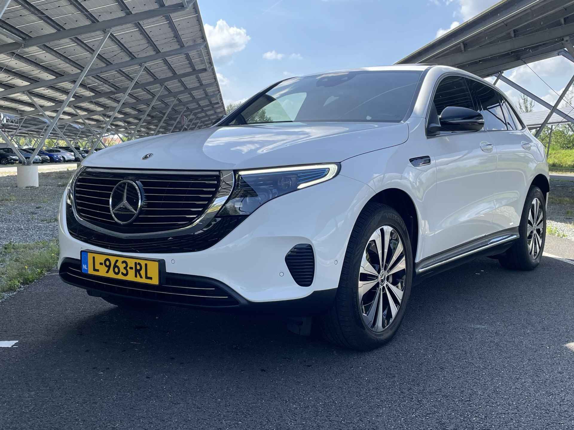 Mercedes-Benz EQC 400 4MATIC Premium Plus 80 kWh | Schuifdak | Sfeerverlichting | Rijassistentiepakket | Stoel/stuurverwarming | Parkeercamera | - 10/36