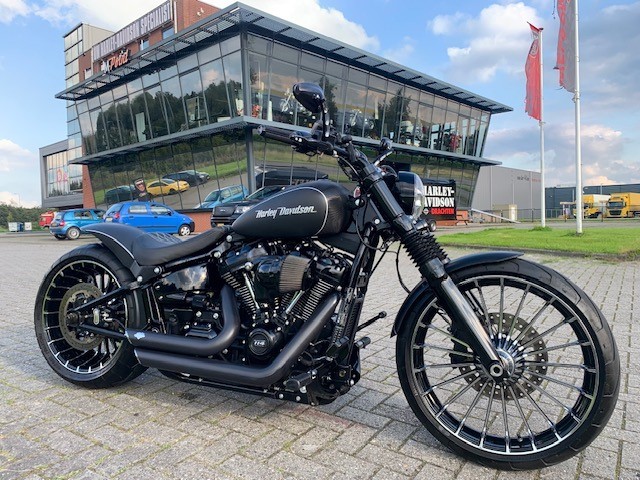 Harley-Davidson FXBR BREAKOUT FXSB BREAK OUT bij viaBOVAG.nl