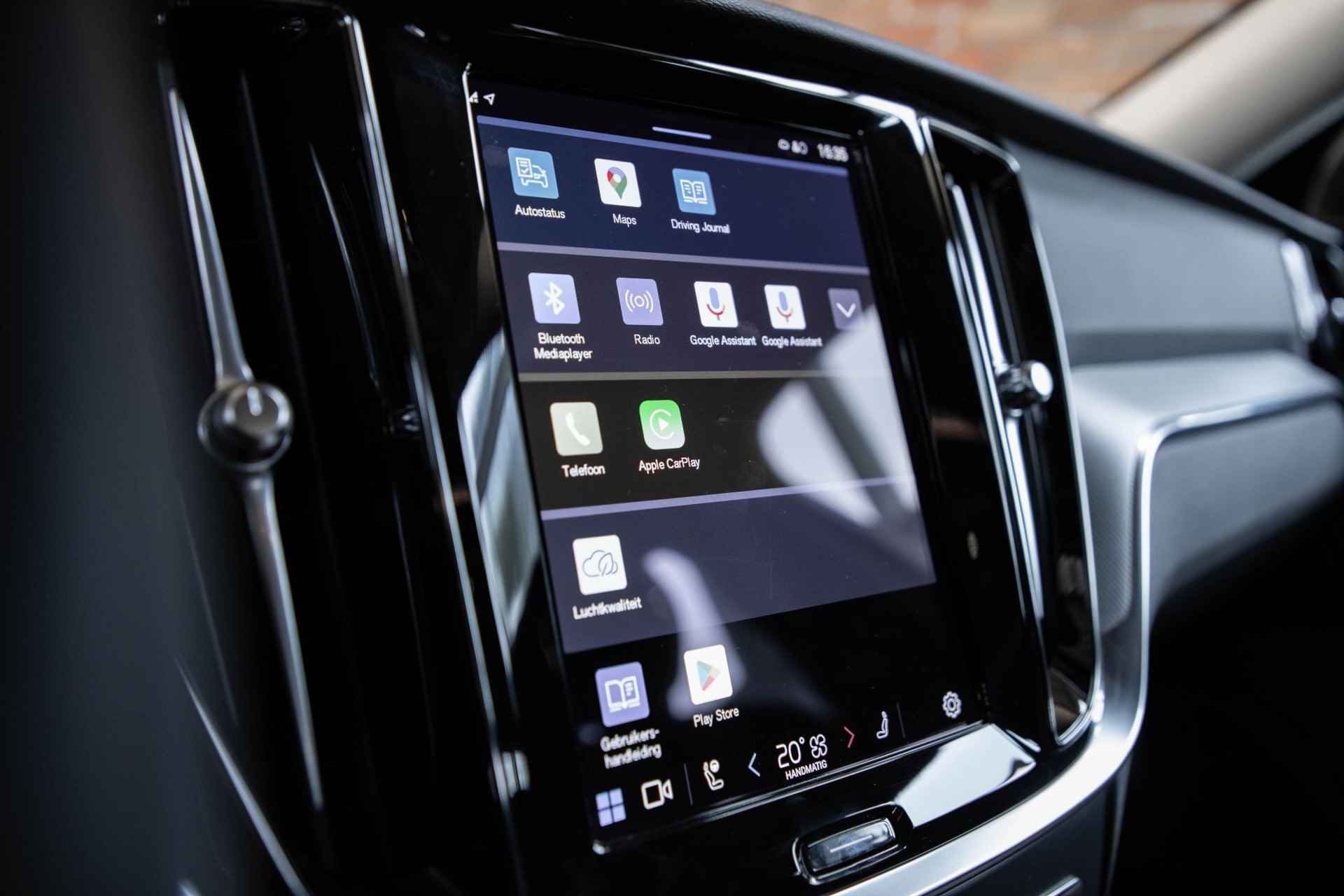 Volvo V60 B4 Automaat Plus Bright | Parkeerverwarming | 360° parkeercamera | Stoelverwarming | Parkeersensoren voor + achter | Harman Kardon premium audio | wegklapbare trekhaak | Lederen bekleding | elektrisch glazen panoramadak - 21/35