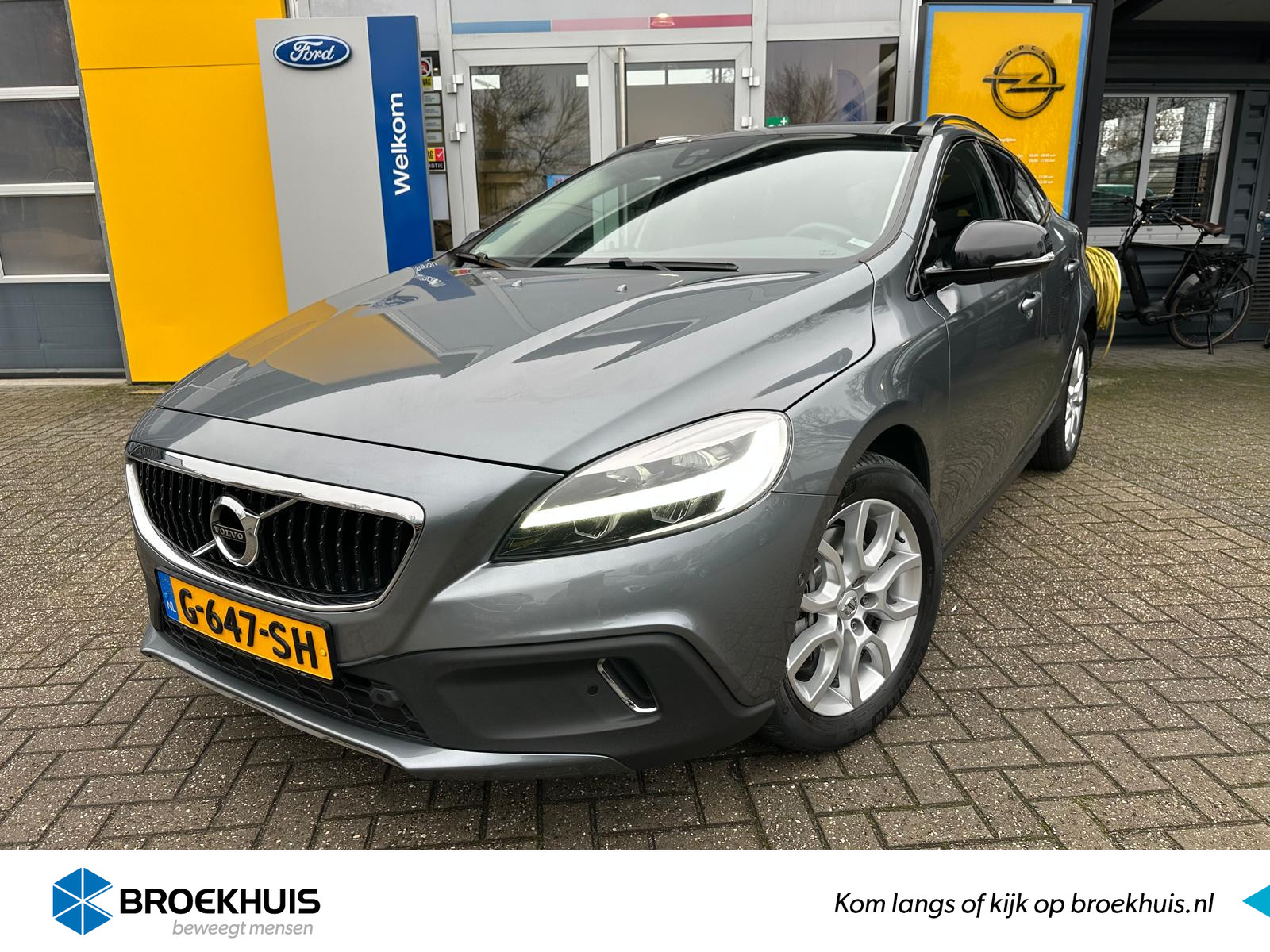 Volvo V40 Cross Country 1.5 T3 153 PK Polar+ Luxury AUTOMAAT | TREKHAAK AFNEEMBAAR| STOELVERWARMING| LEDER| PANO-DAK| NAVIGATIE| CAMERA| P