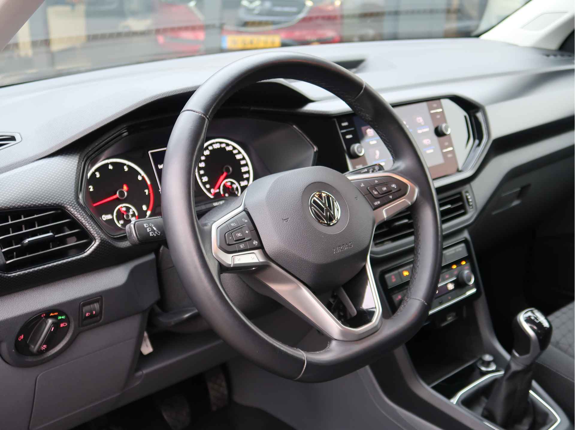 Volkswagen T-Cross 1.0 TSI Life | navigatie | pdc | stoelverw | clima - 18/24