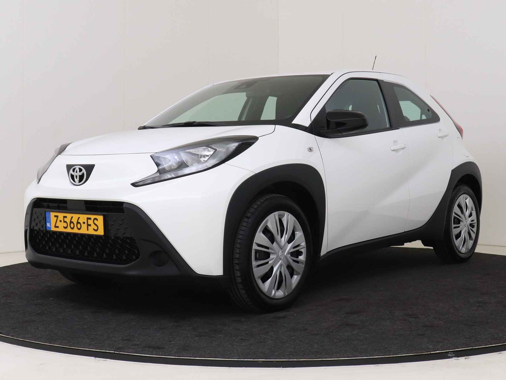 Toyota Aygo X 1.0 VVT-i MT Play I Apple Carplay/Android Auto I Airco I 5 Deurs I Zuinig I USB I 1e Eigenaar I - 17/44