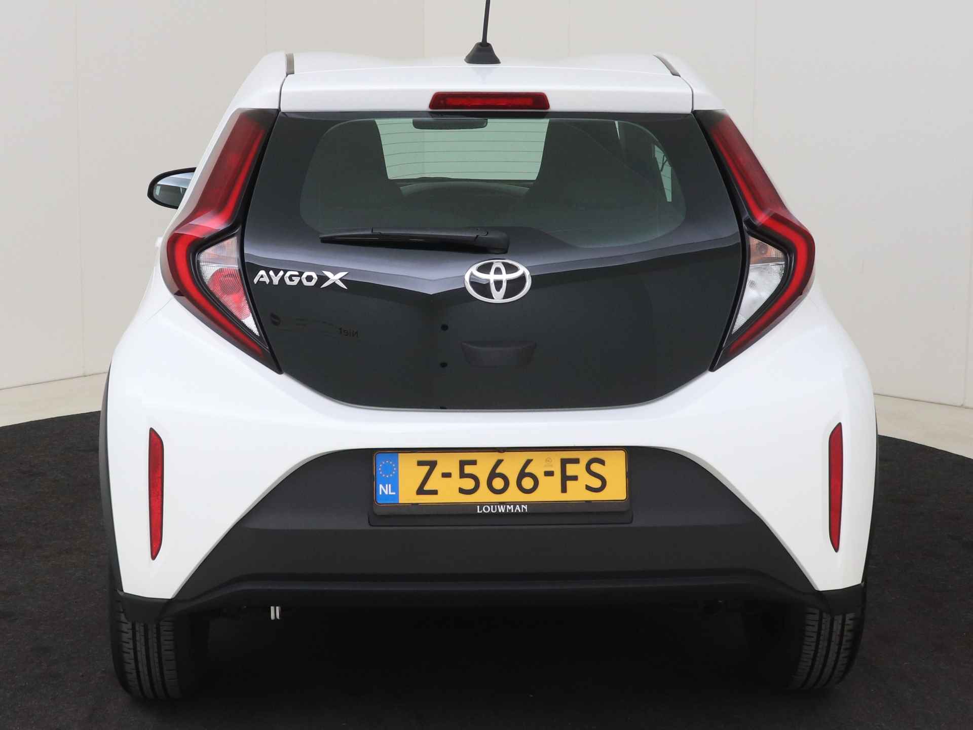 Toyota Aygo X 1.0 VVT-i MT Play I Apple Carplay/Android Auto I Airco I 5 Deurs I Zuinig I USB I 1e Eigenaar I - 34/44